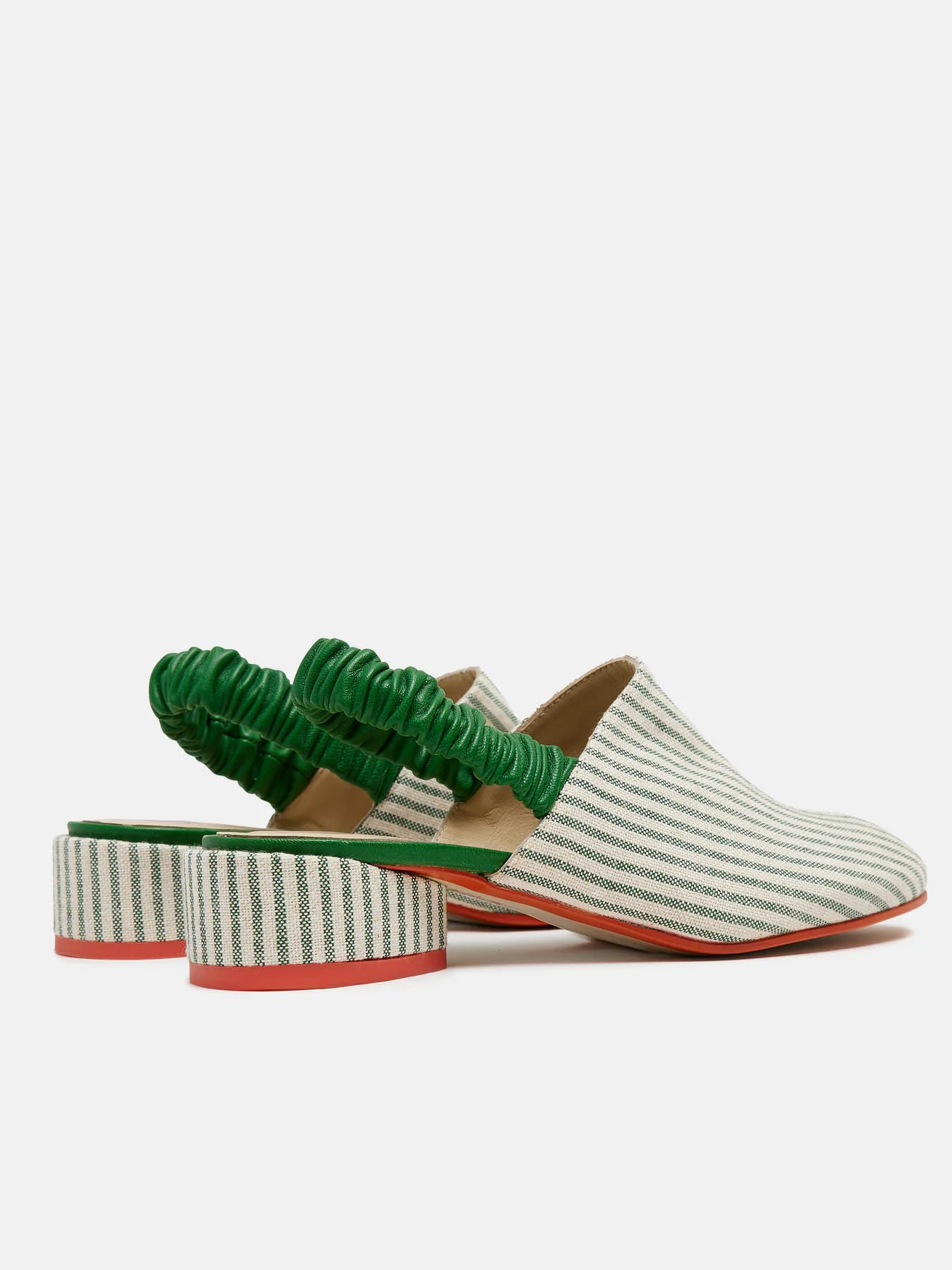 Zapato de mujer en piel con tacón bajo. Nakia - Image 3
