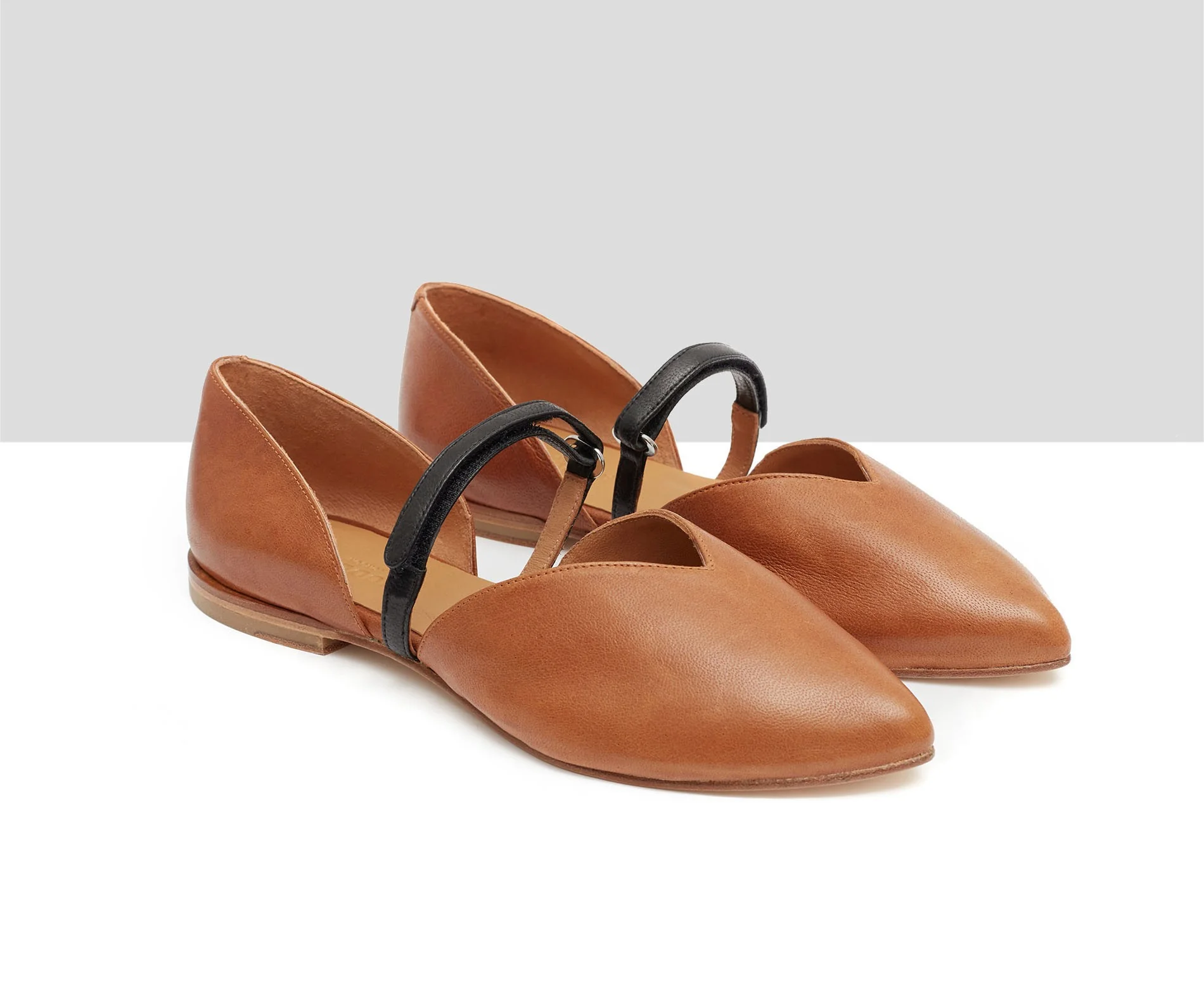 Zapato de mujer en piel con tacón bajo. Fabia - Image 3