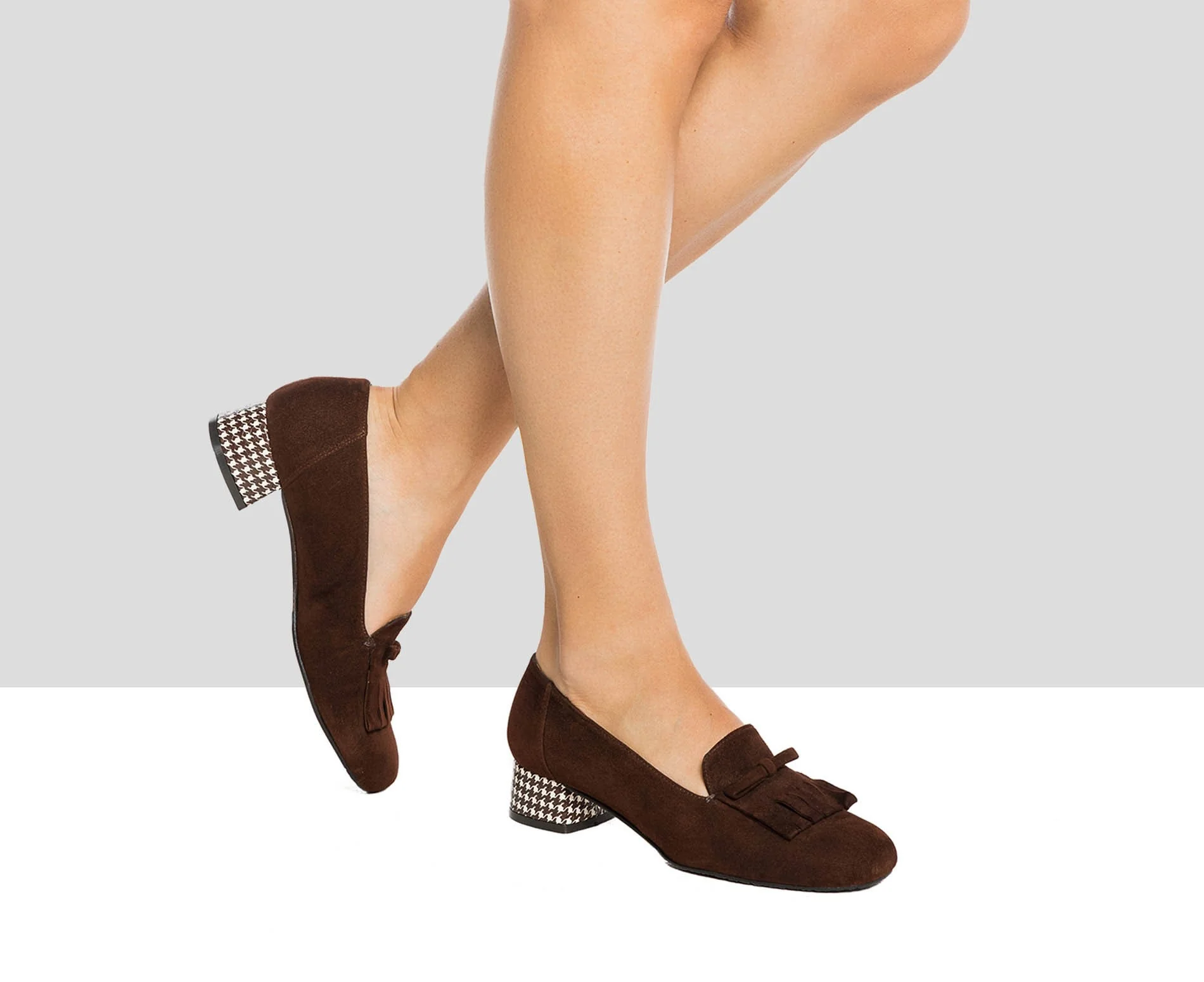 Zapato de mujer en piel con tacón bajo. Isis - Image 4
