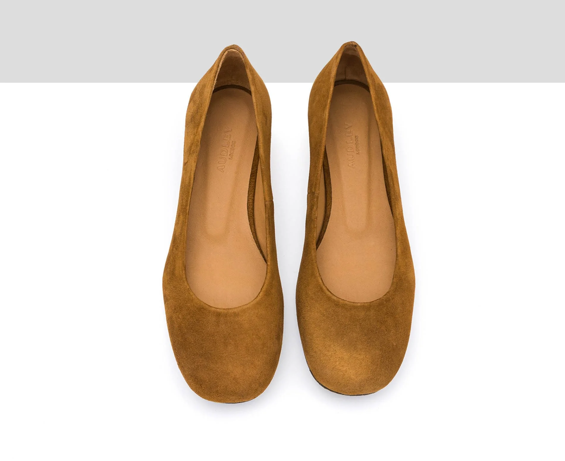 Zapato de mujer en piel con tacón bajo. Ivonne - Image 4