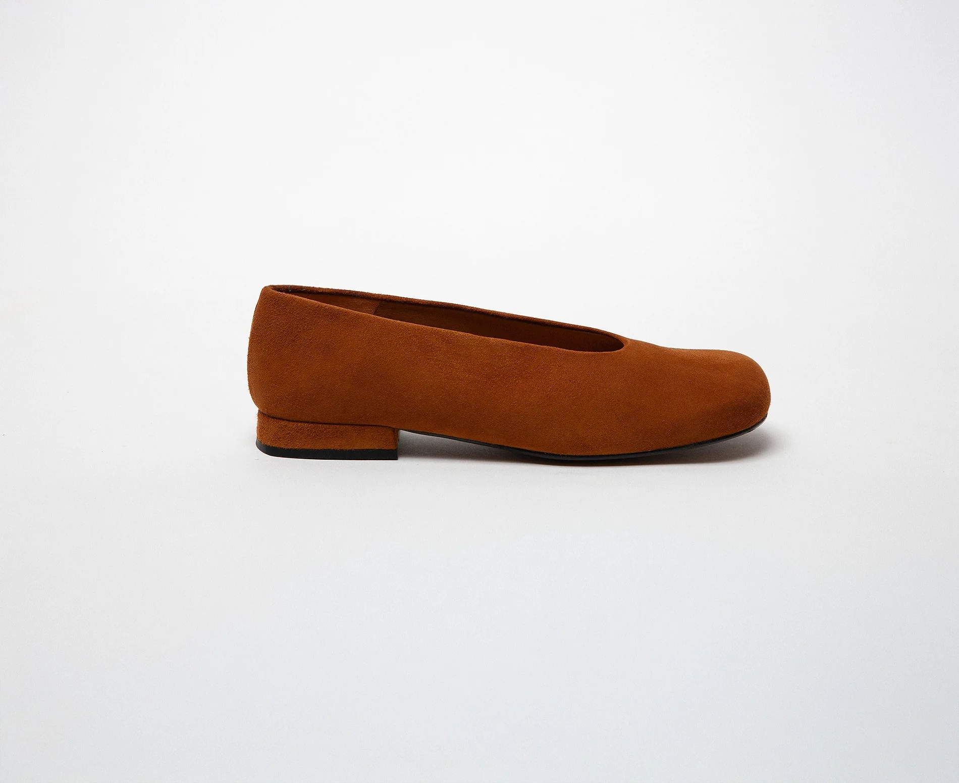 Zapato de mujer en piel con tacón bajo. Kali - Image 2
