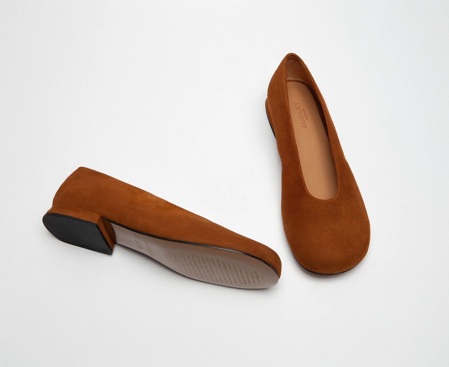 Zapato de mujer en piel con tacón bajo. Kali - Image 3