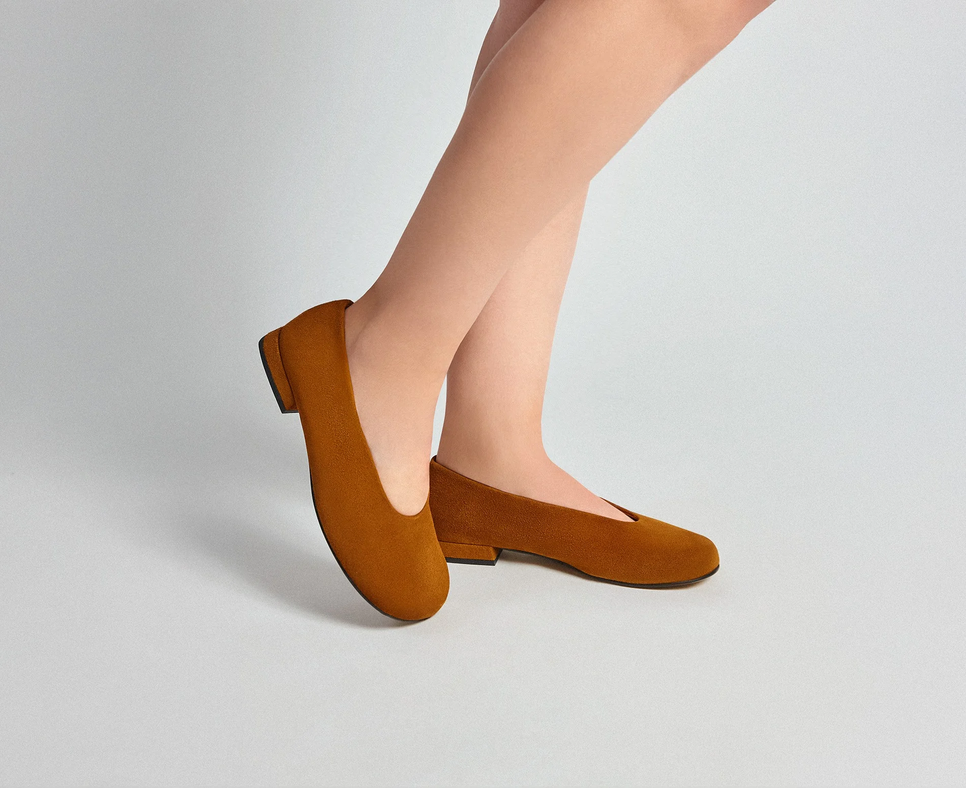 Zapato de mujer en piel con tacón bajo. Kali - Image 4