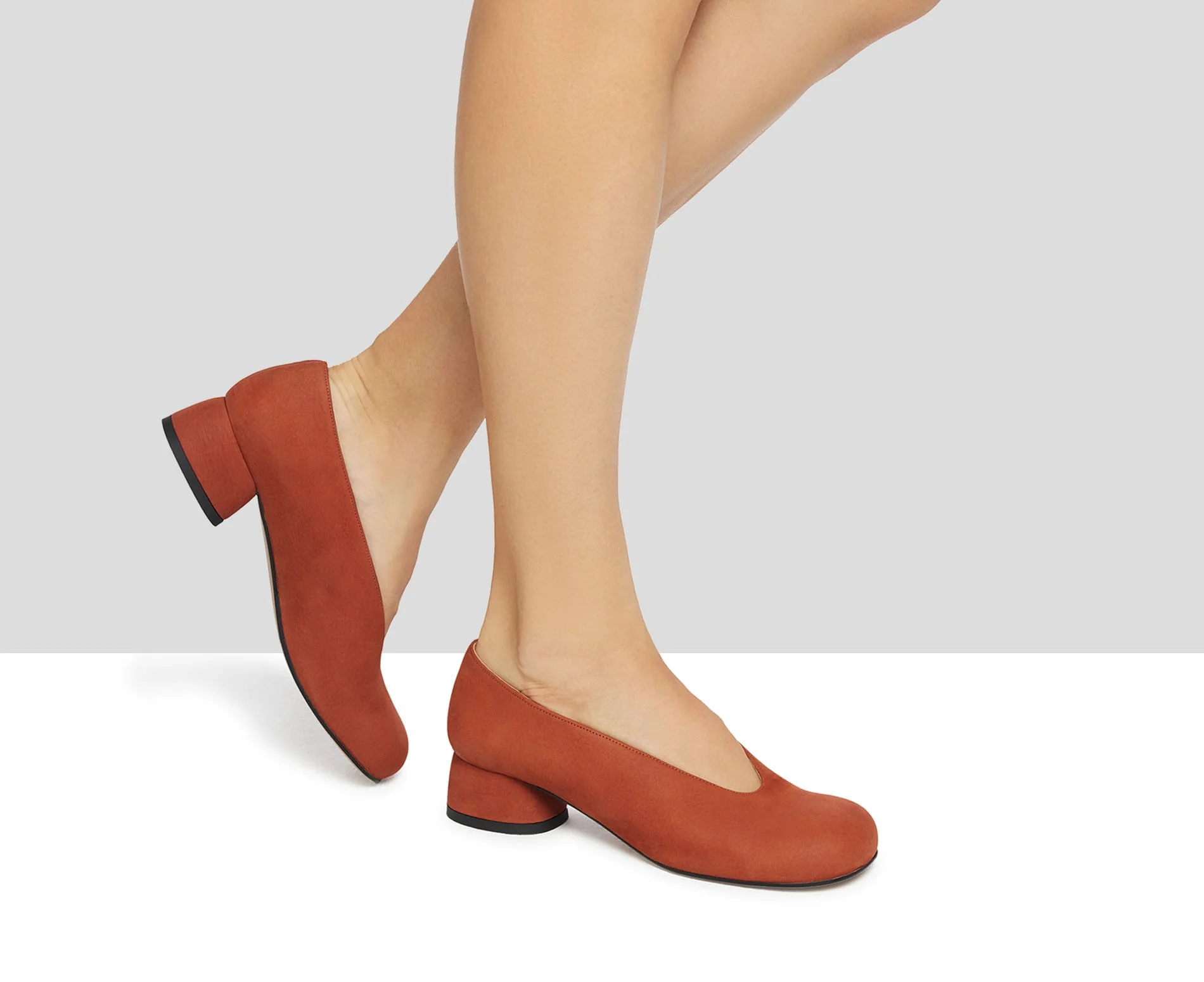 Zapato de mujer en piel con tacón bajo. Kamelia - Image 5