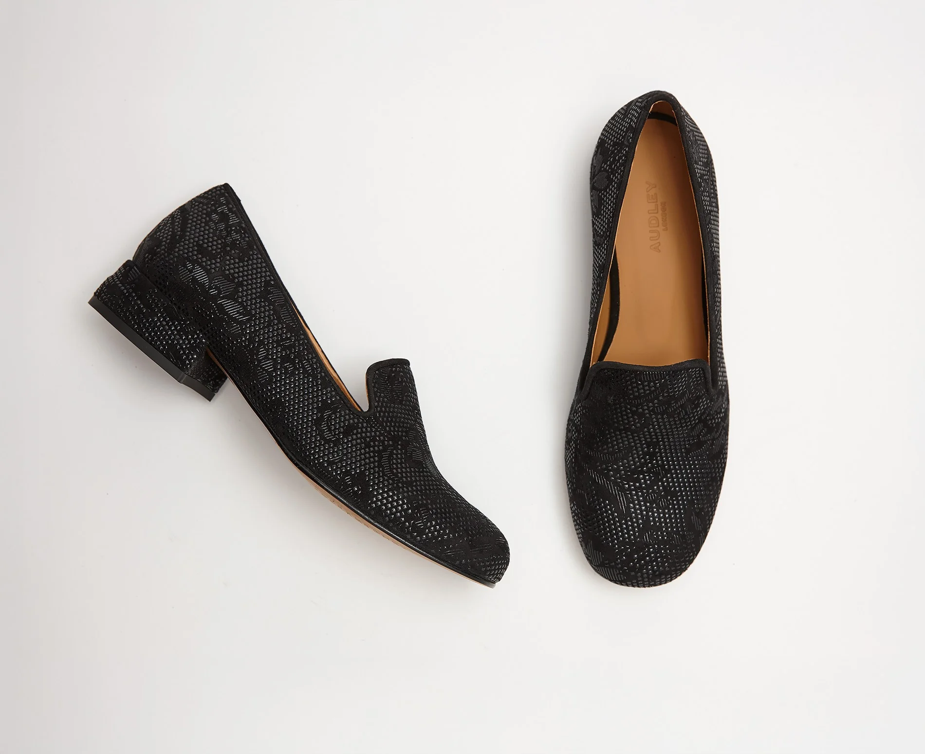Zapato de mujer en piel con tacón bajo. Katalin - Image 3