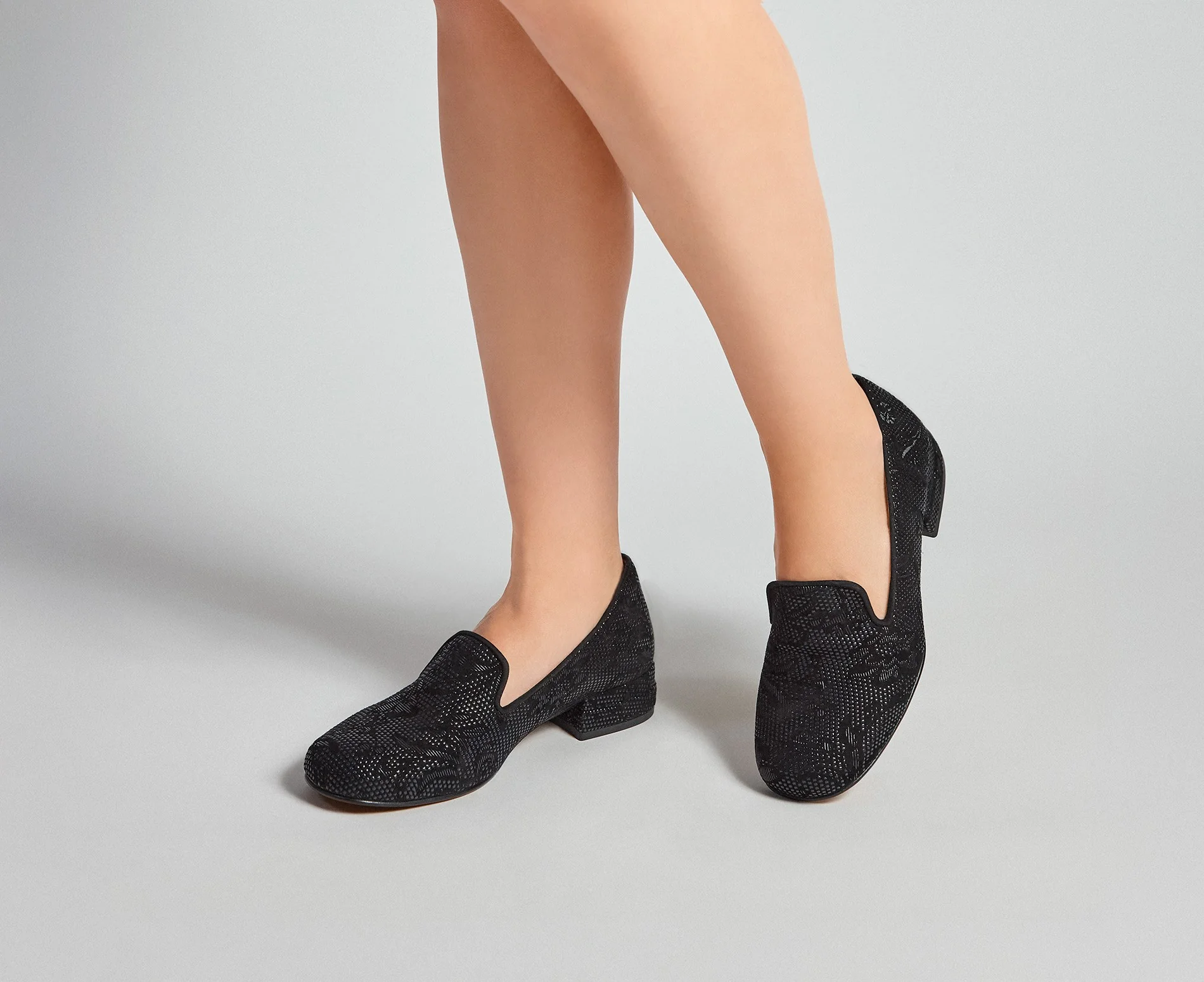 Zapato de mujer en piel con tacón bajo. Katalin - Image 4
