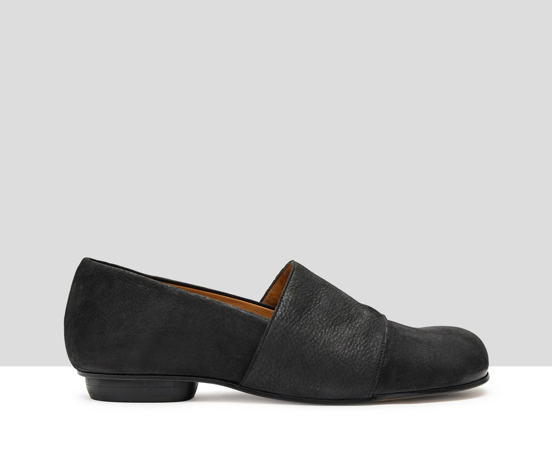 Zapato de mujer en piel con tacón bajo. Kemi - Image 2