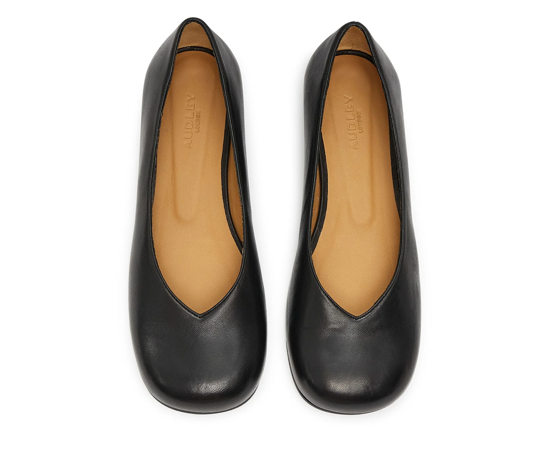 Zapato de mujer en piel con tacón bajo. Kia - Image 4