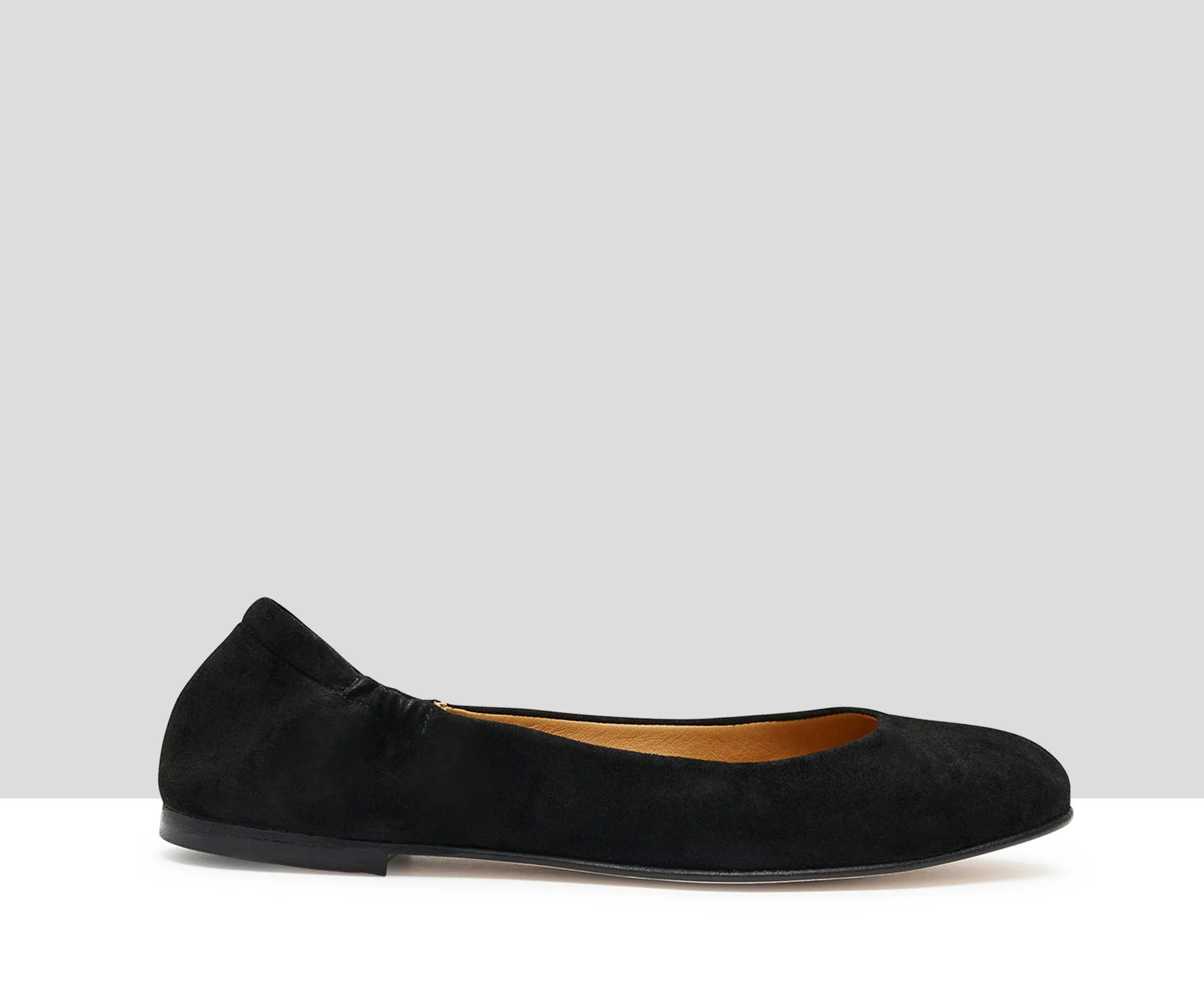 Zapato de mujer en piel con tacón bajo. Kinue - Image 2