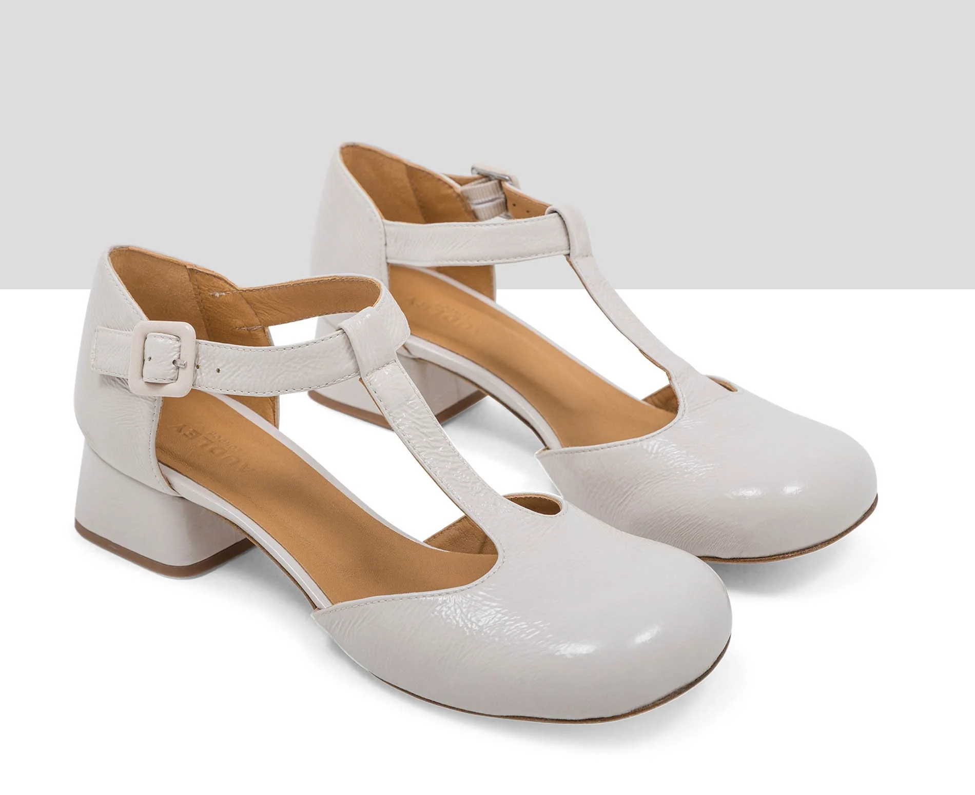 Zapato de mujer en piel con tacón bajo. Laika - Image 3