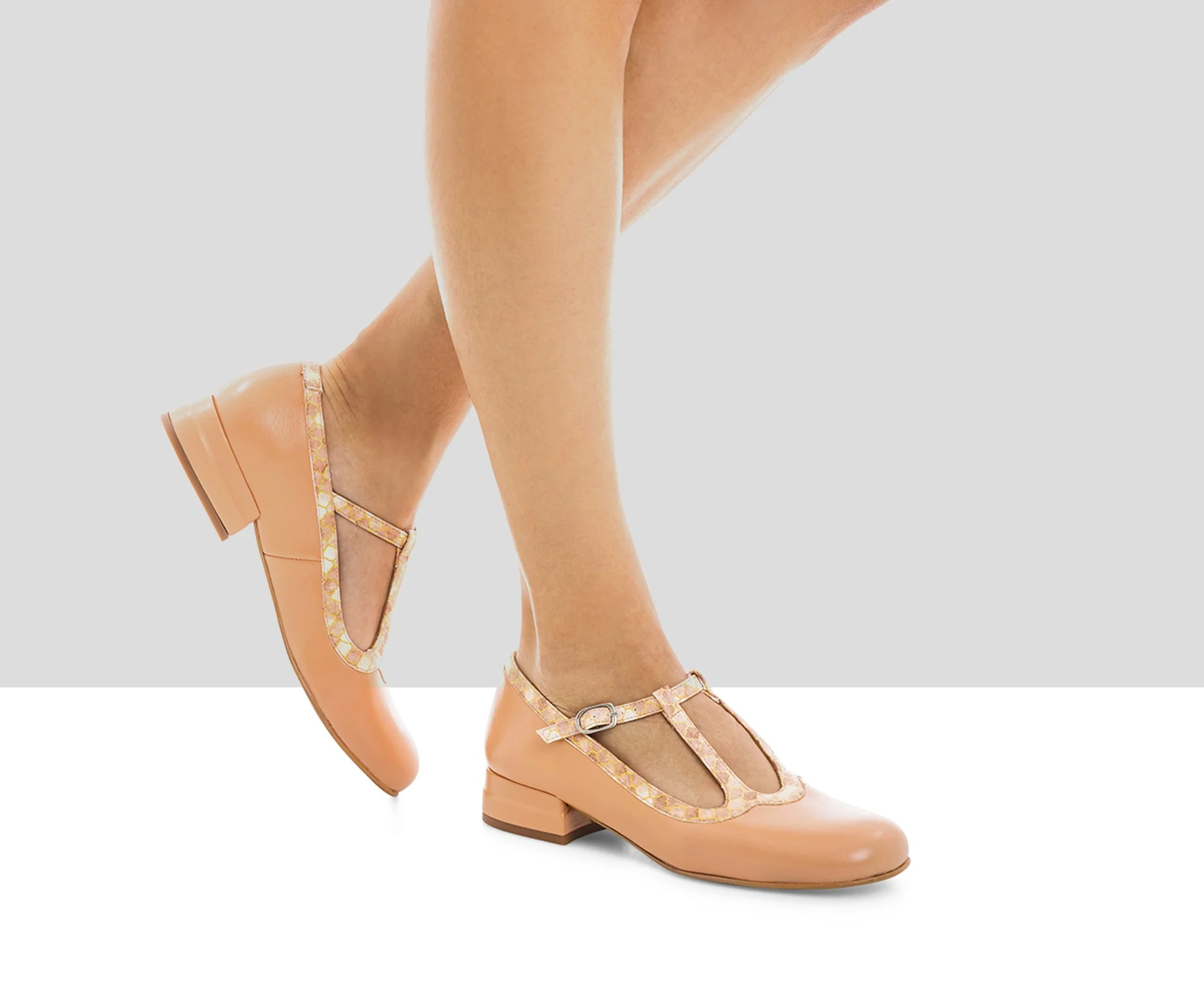 Zapato de mujer en piel con tacón bajo. Lais