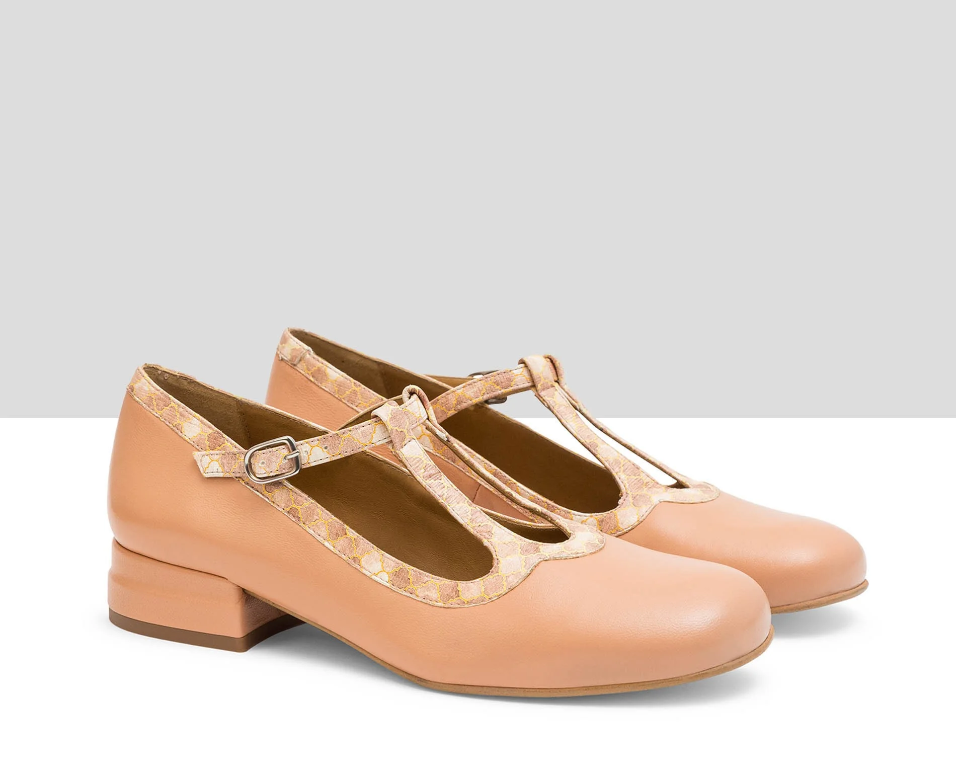 Zapato de mujer en piel con tacón bajo. Lais - Image 3