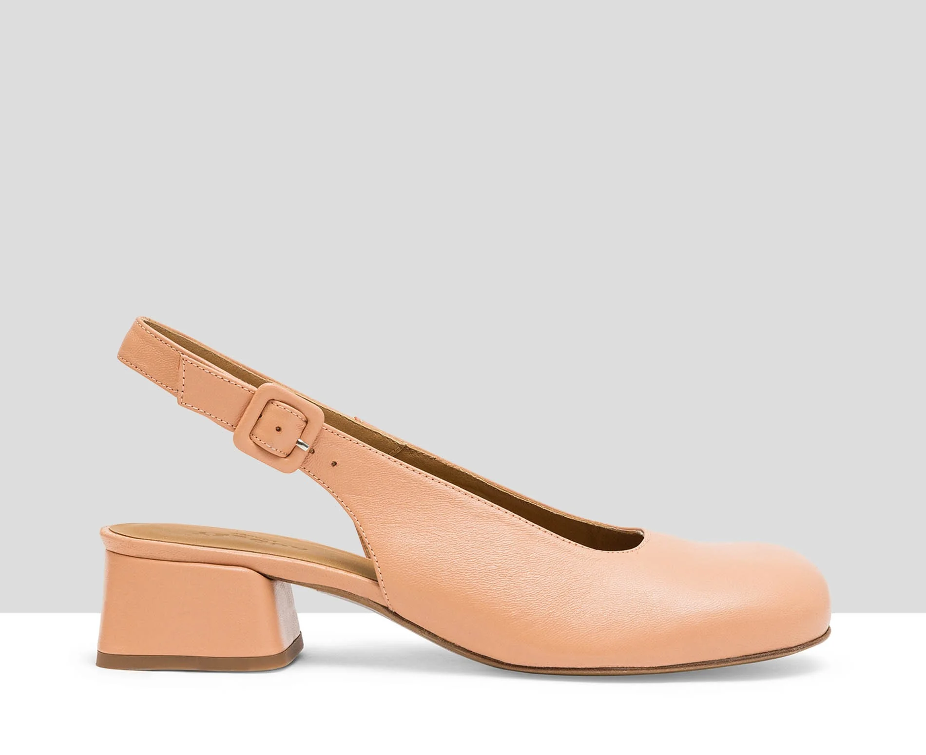 Zapato de mujer en piel con tacón bajo. Leni - Image 2