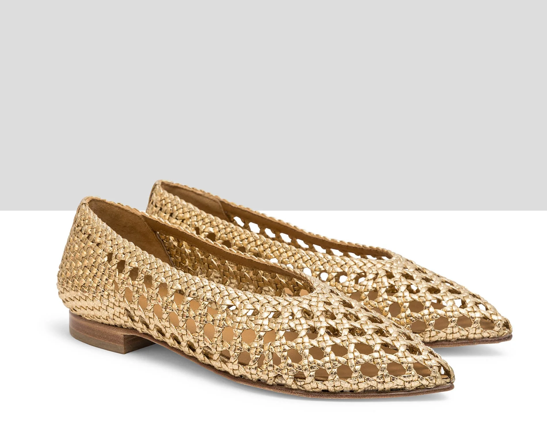 Zapato de mujer en piel con tacón bajo. Leydi - Image 3