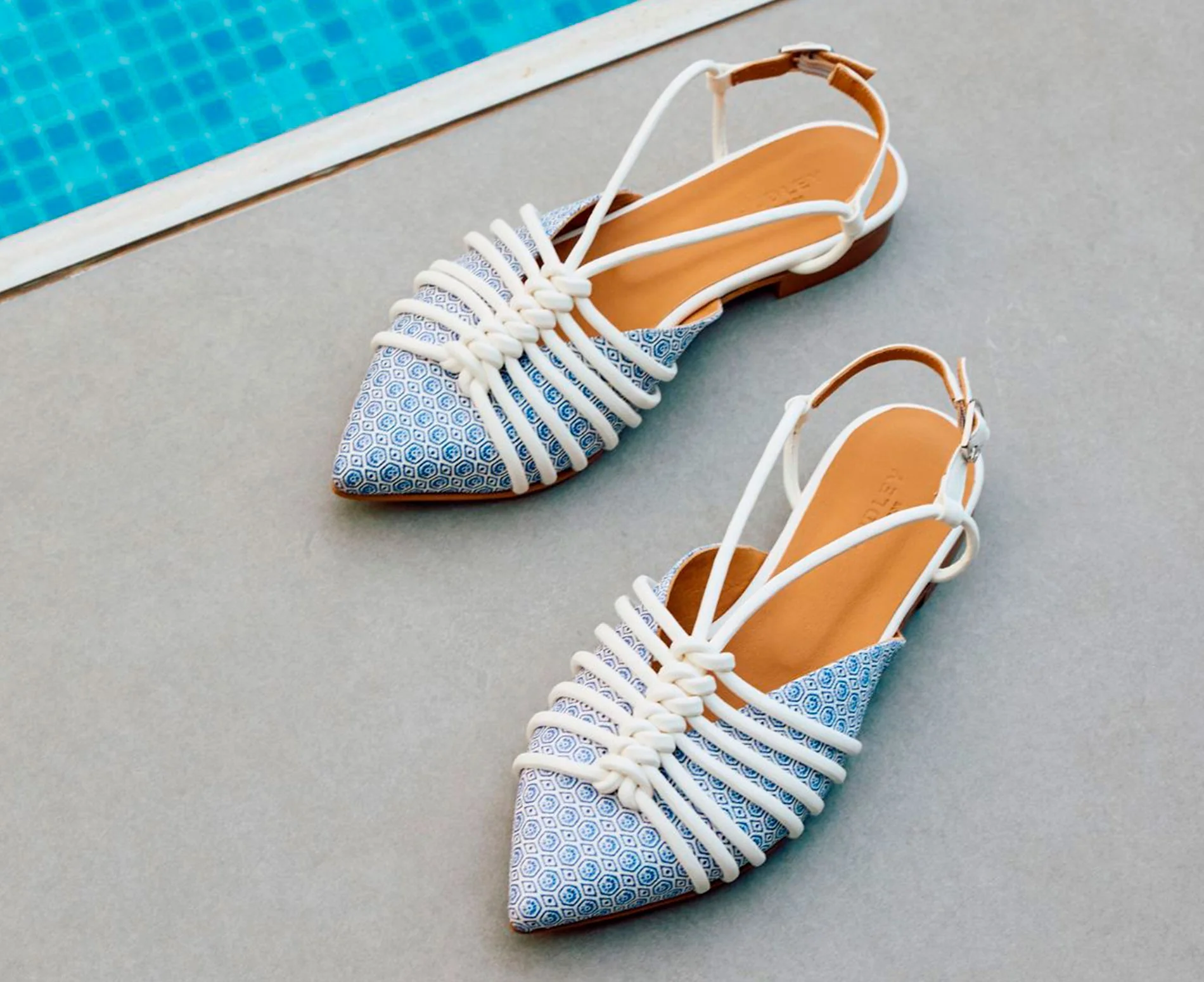 Zapato de mujer en piel con tacón bajo. Lia - Image 3
