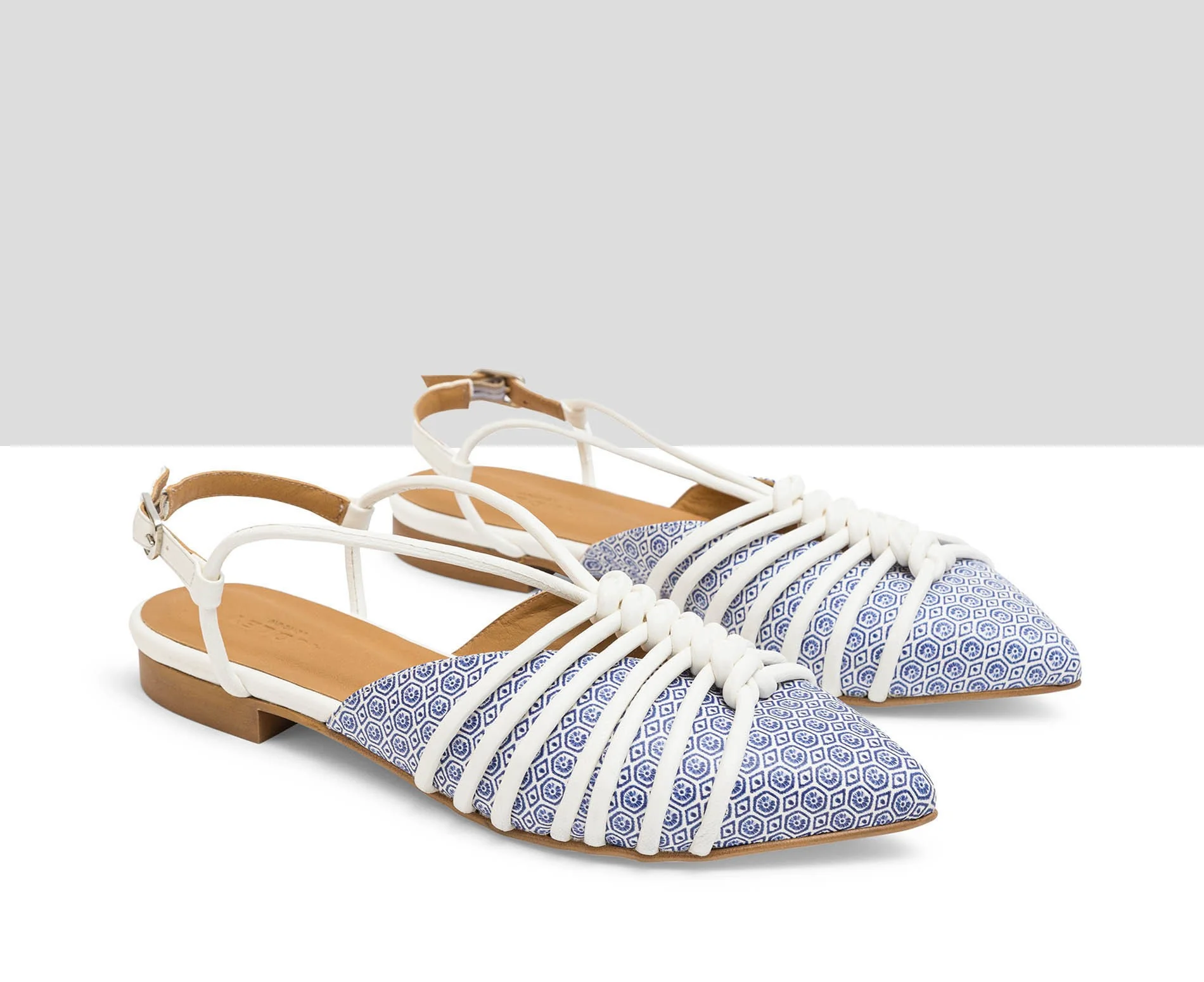 Zapato de mujer en piel con tacón bajo. Lia - Image 4