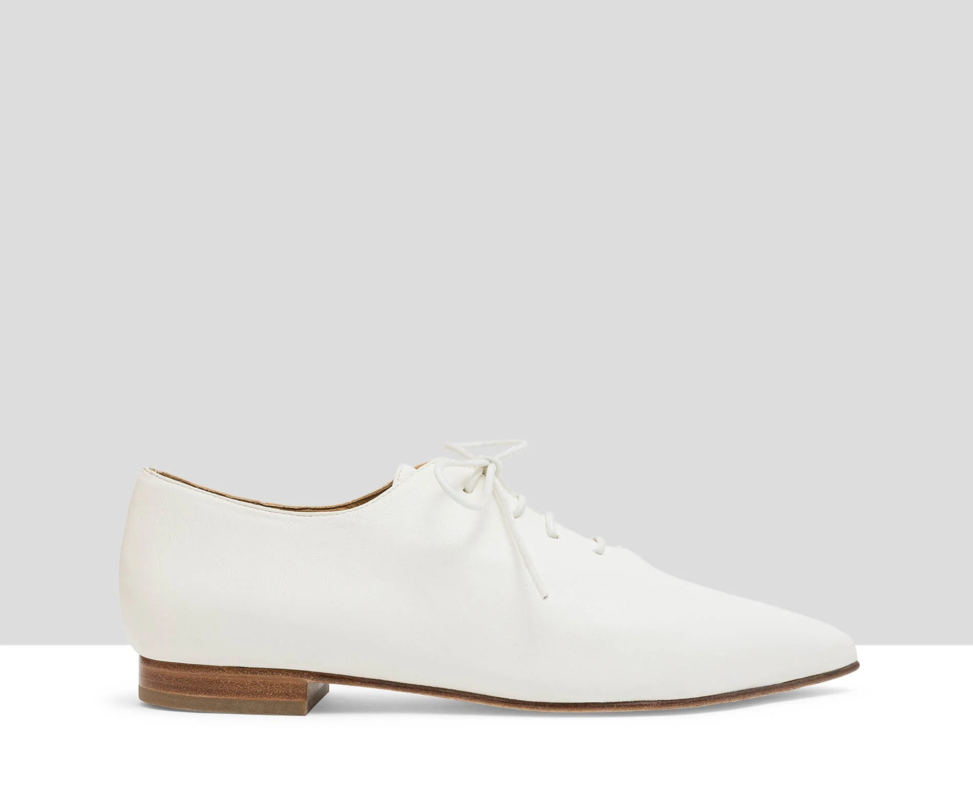 Zapato de mujer en piel con tacón bajo. Lika - Image 2