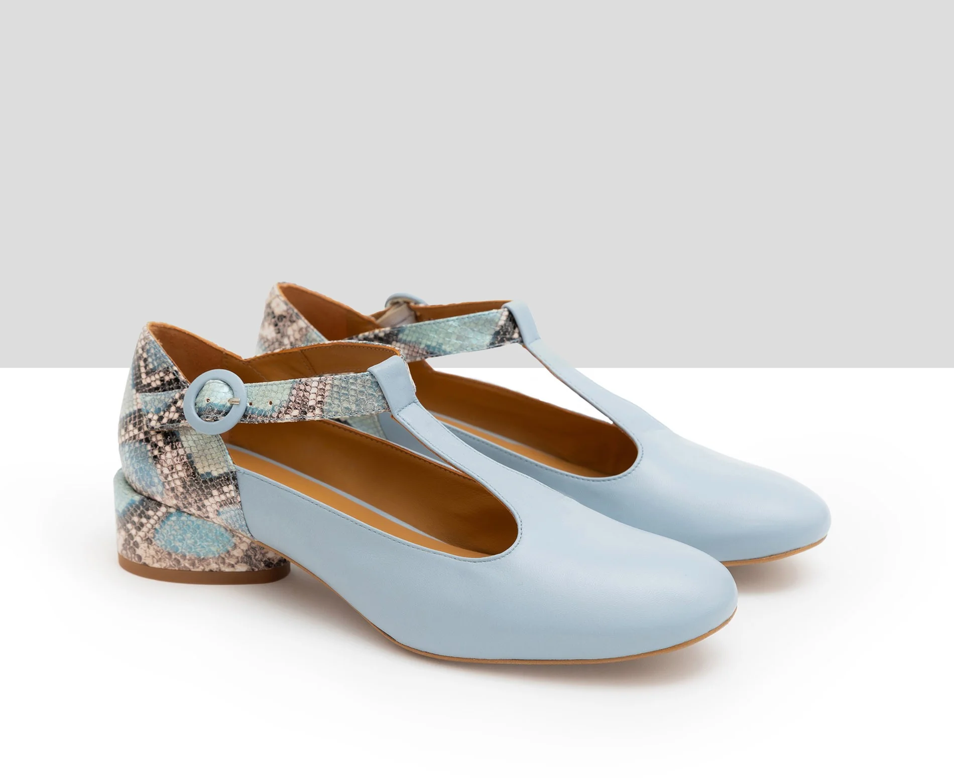 Zapato de mujer en piel con tacón bajo. Linara - Image 3