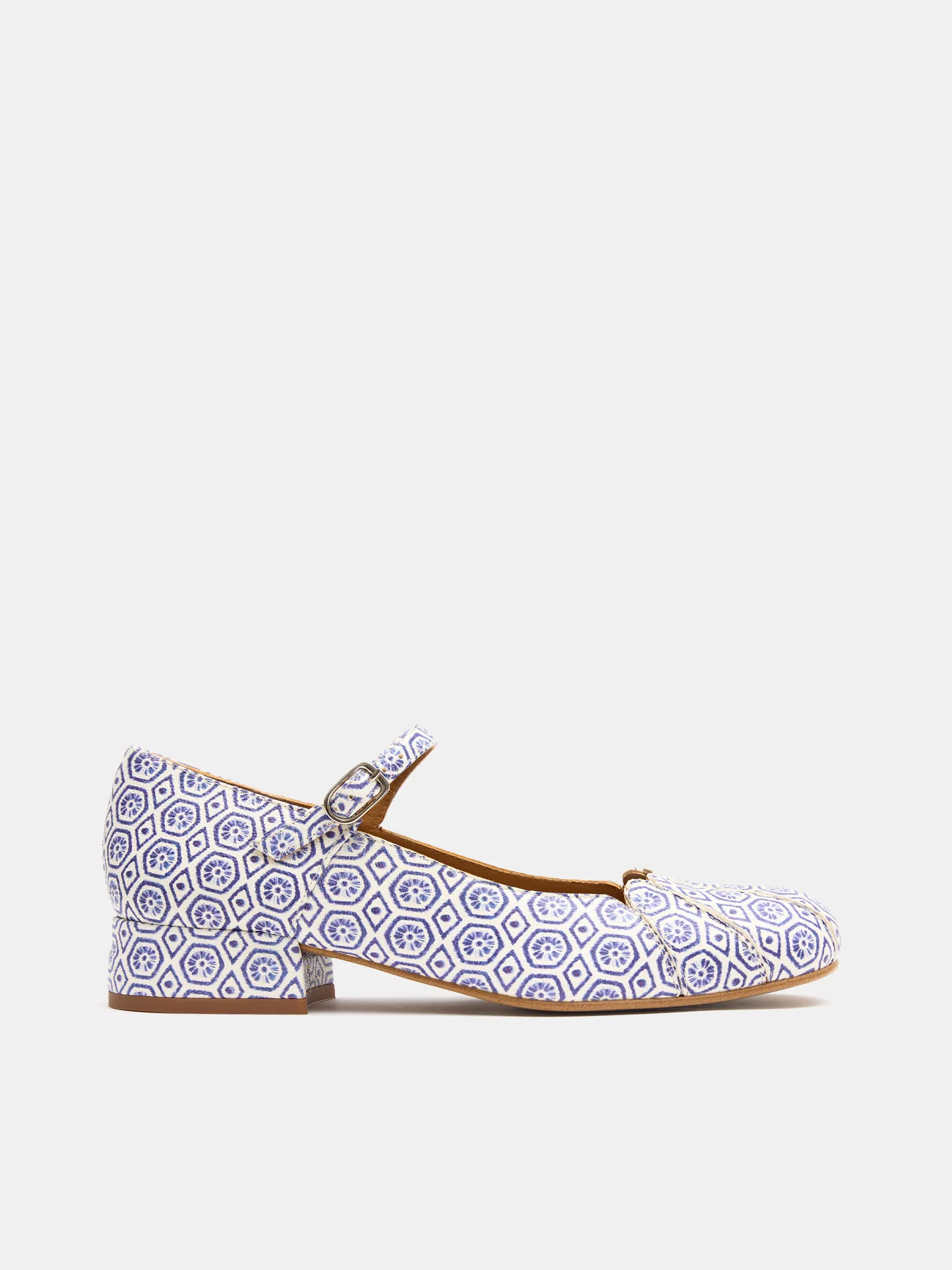 Zapato de mujer en piel con tacón bajo. Liz - Image 2