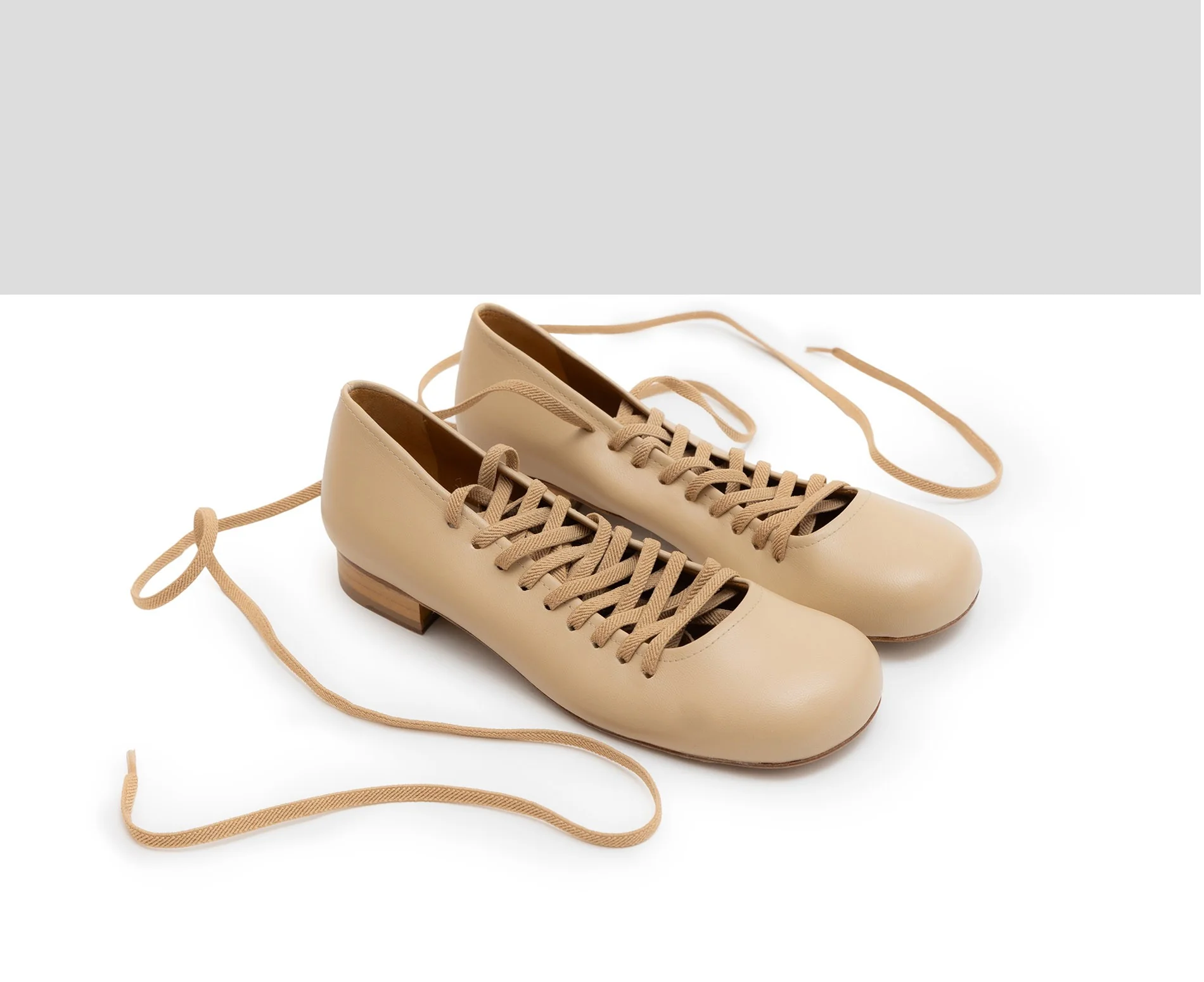 Zapato de mujer en piel con tacón bajo. Lorian - Image 3