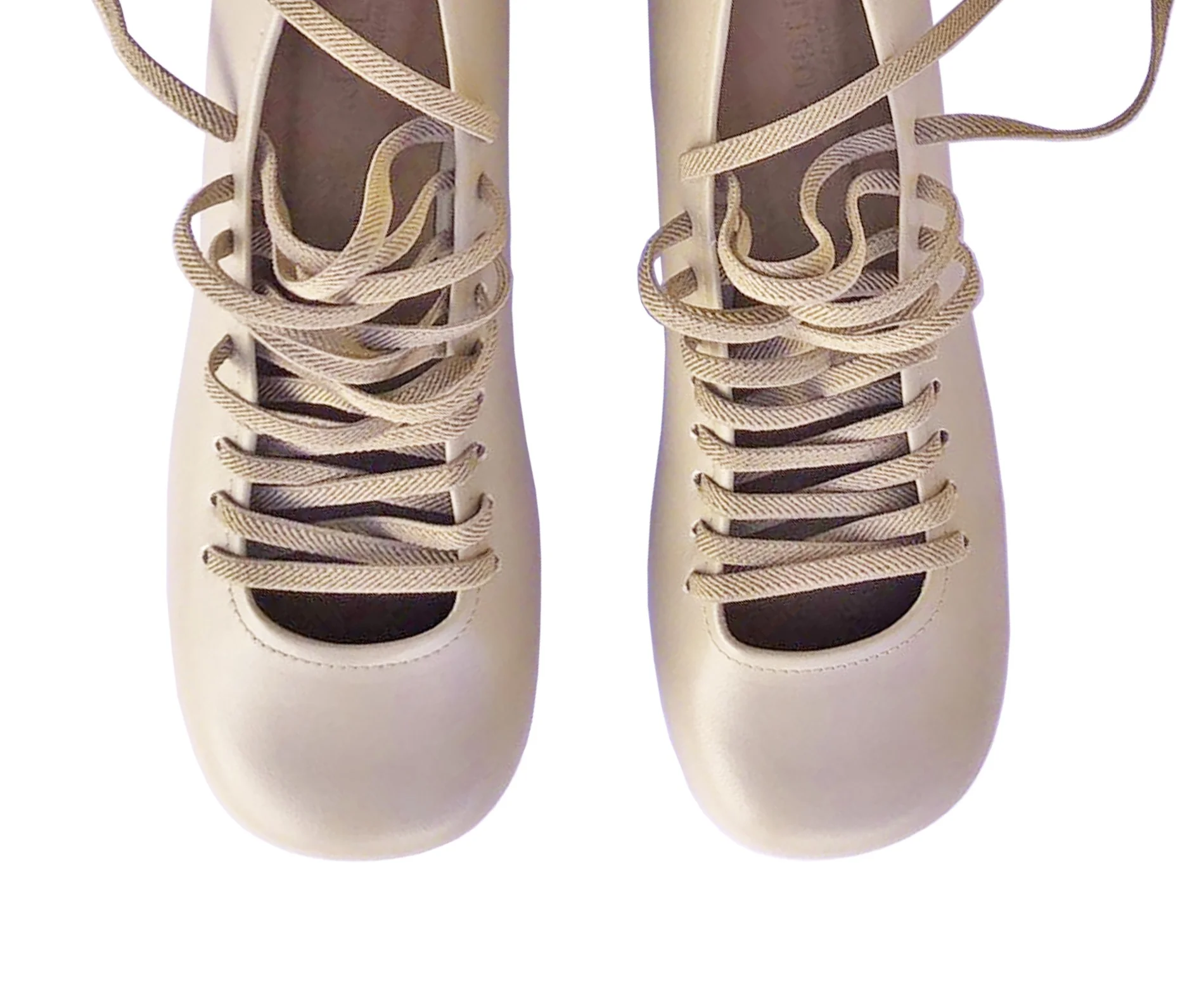 Zapato de mujer en piel con tacón bajo. Lorian - Image 8