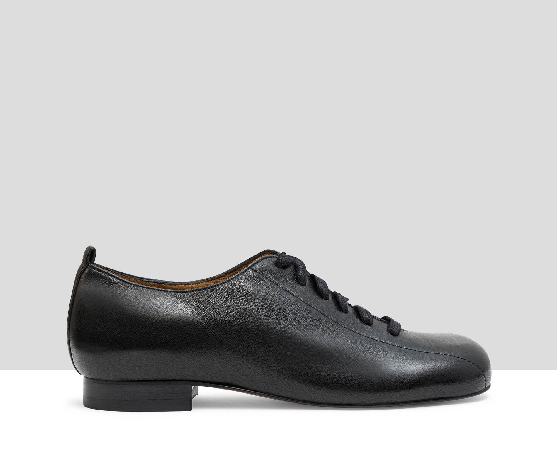 Zapato de mujer en piel con tacón bajo. Lory - Image 2