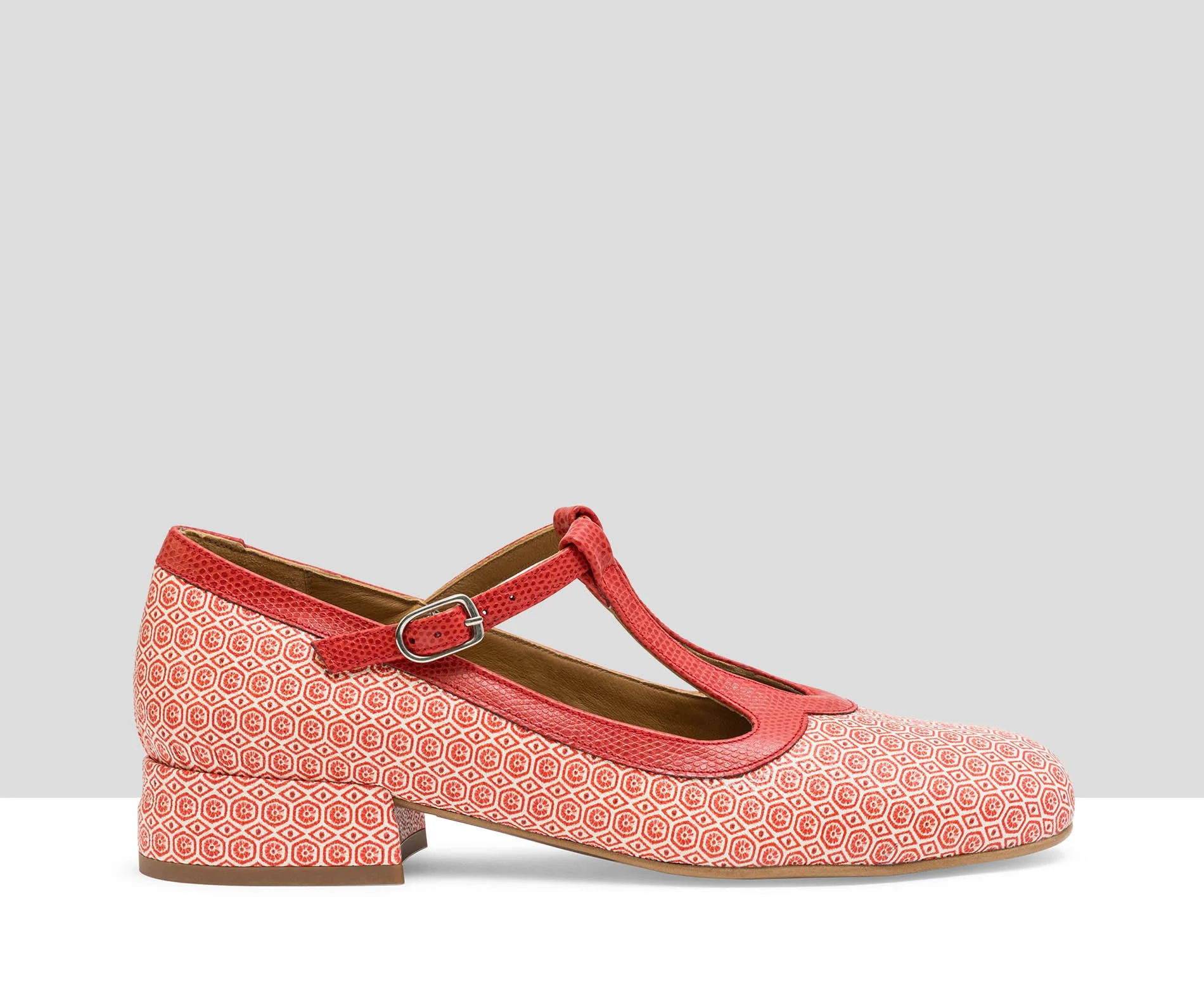Zapato de mujer en piel con tacón bajo. Lucia - Image 2