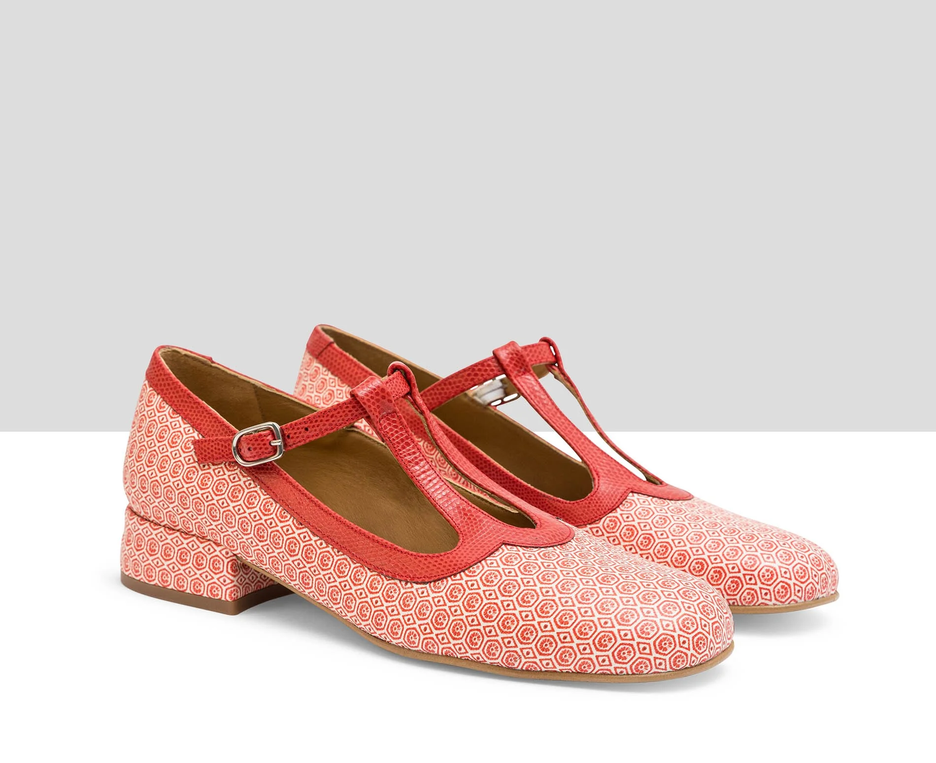 Zapato de mujer en piel con tacón bajo. Lucia - Image 3