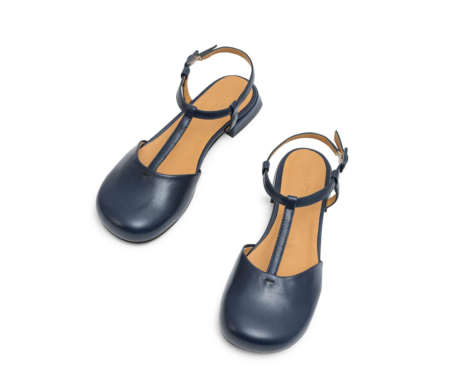 Zapato de mujer en piel con tacón bajo. Lumi - Image 4