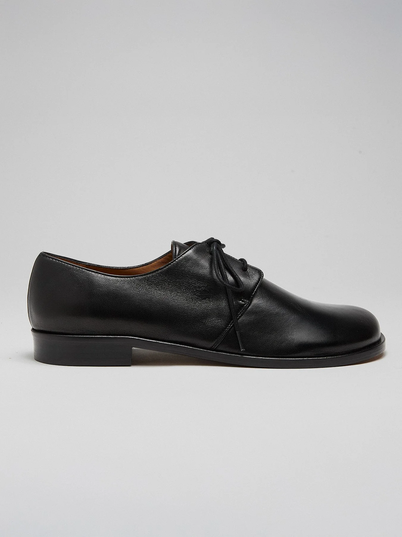 Zapato de mujer en piel con tacón bajo. Mabel - Image 2