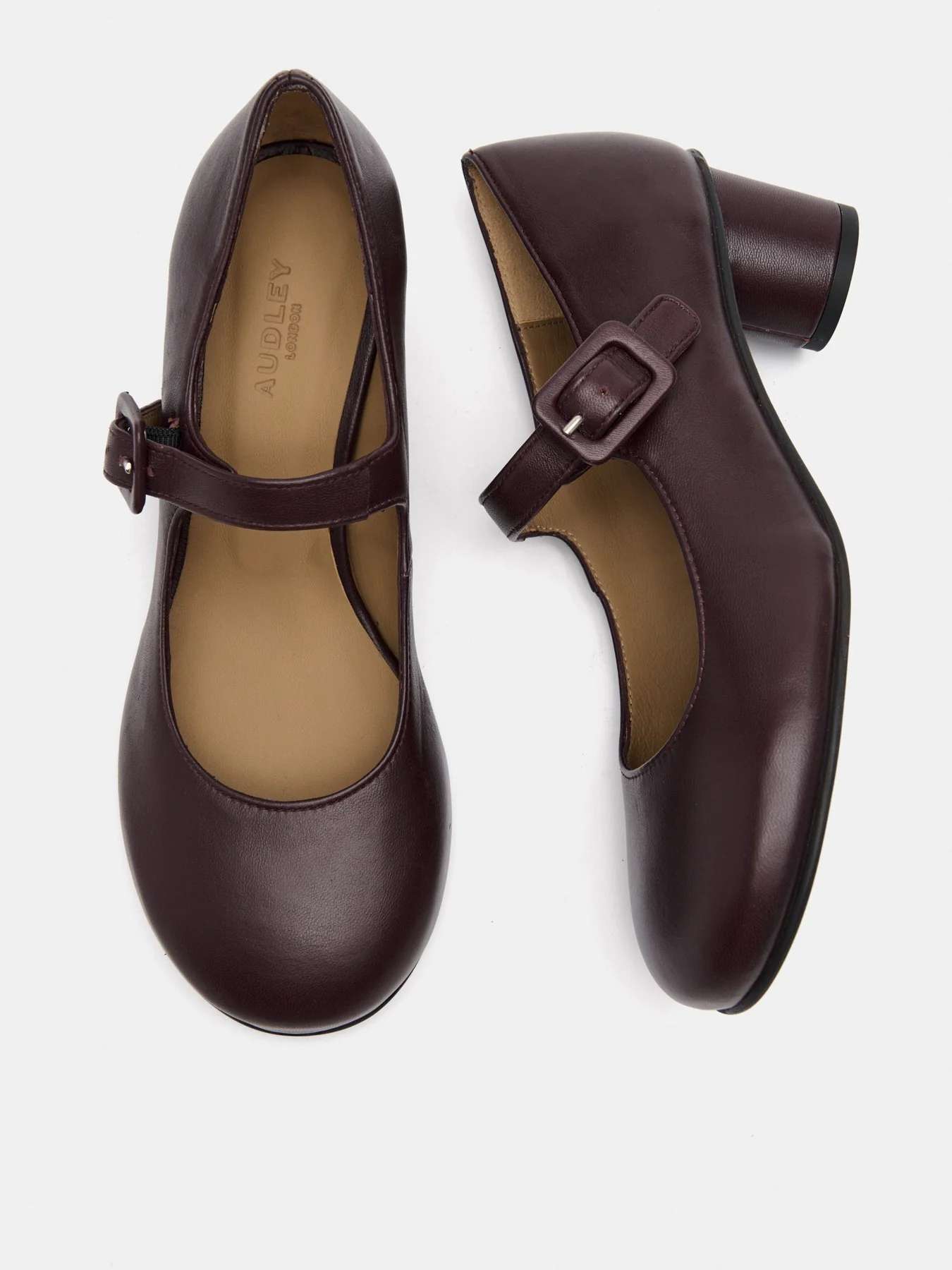 Zapato de mujer en piel con tacón bajo. Margit - Image 4