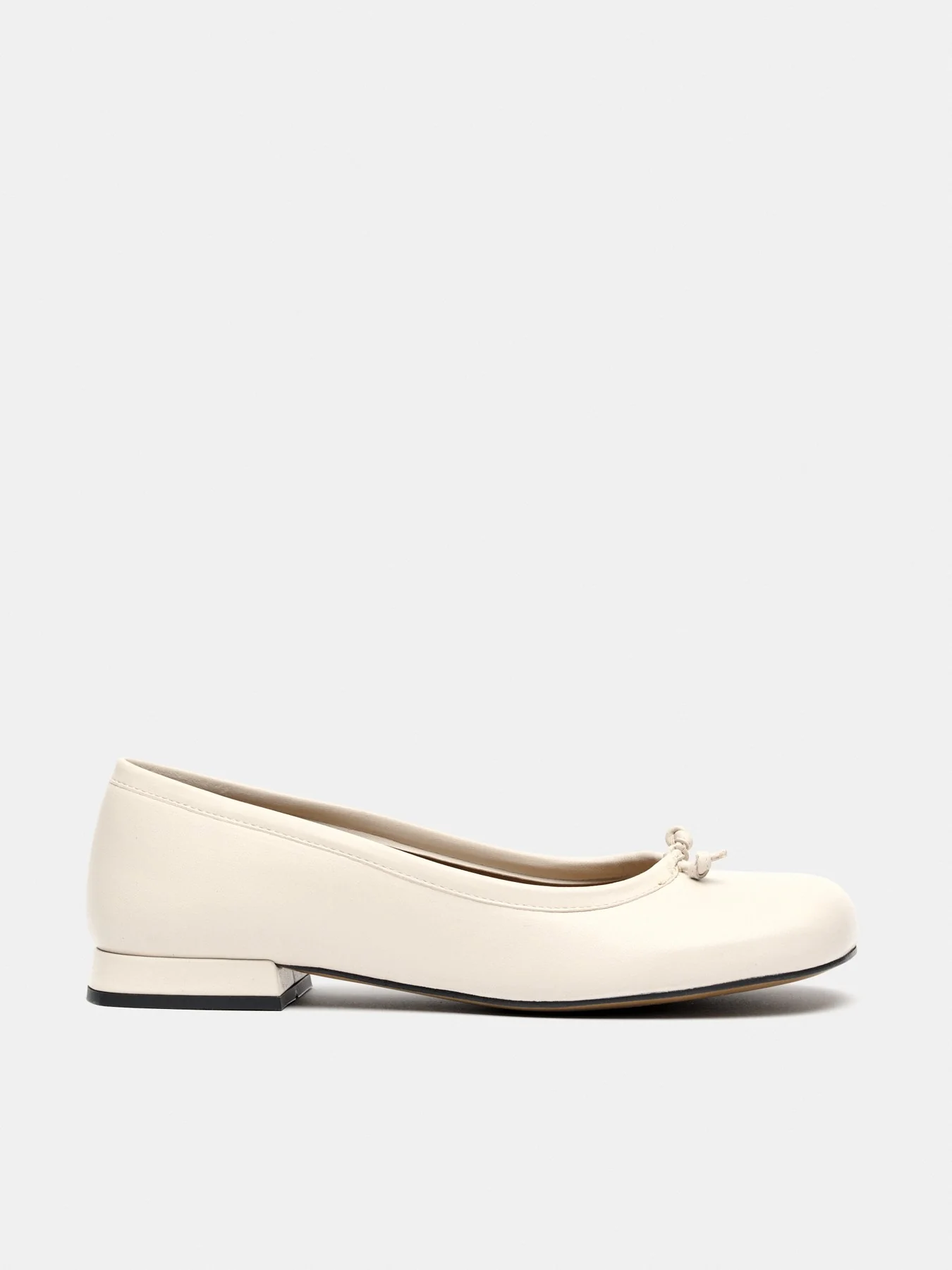 Zapato de mujer en piel con tacón bajo. Marlen - Image 3