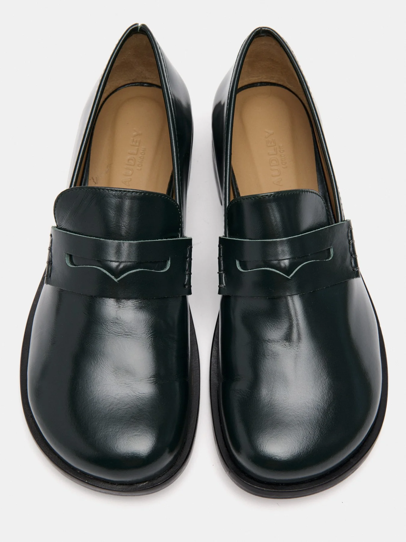 Zapato de mujer en piel con tacón bajo. Mattea - Image 4