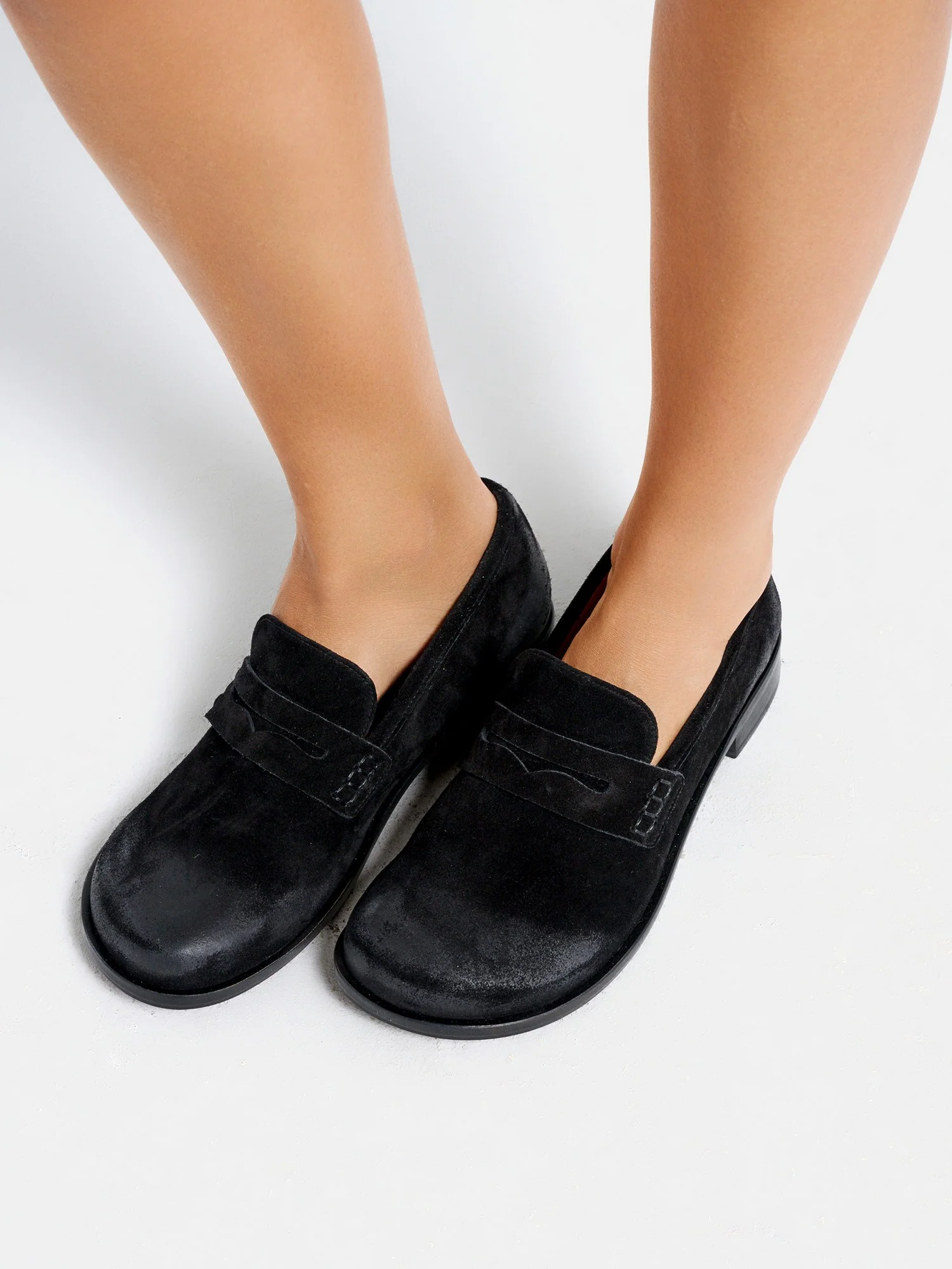 Zapato de mujer en piel con tacón bajo. Melia - Image 4