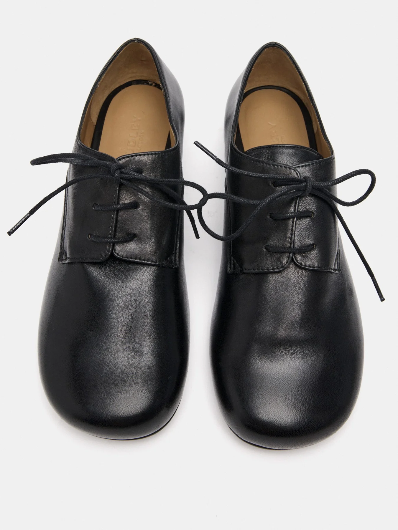 Zapato de mujer en piel con tacón bajo. Melva - Image 4