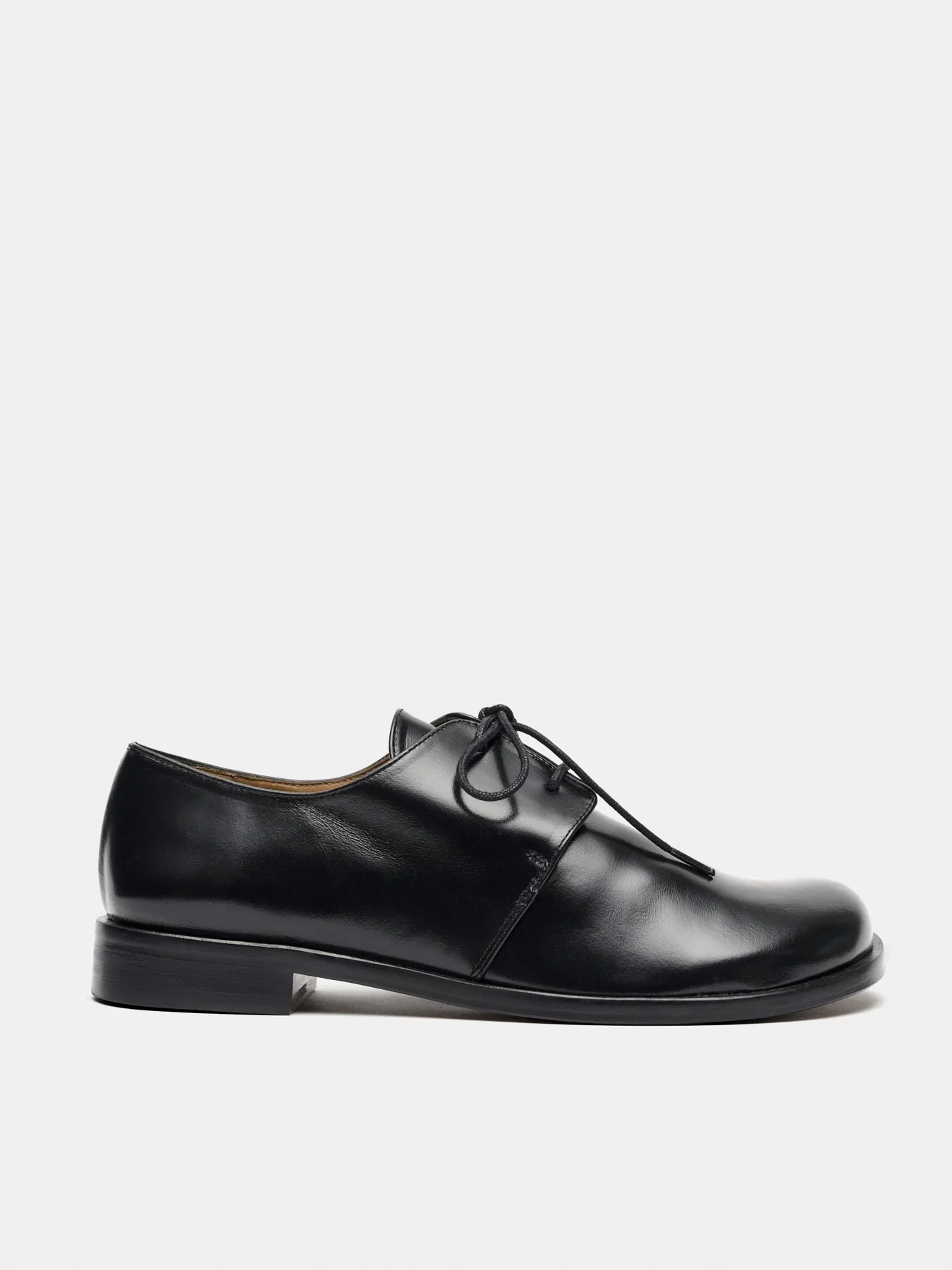 Zapato de mujer en piel con tacón bajo. Michi - Image 2