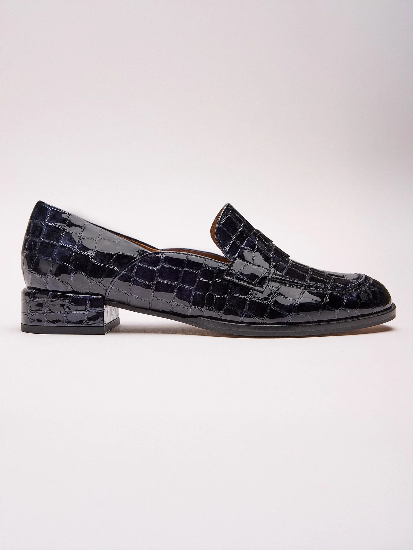 Zapato de mujer en piel con tacón bajo. Miko - Image 3