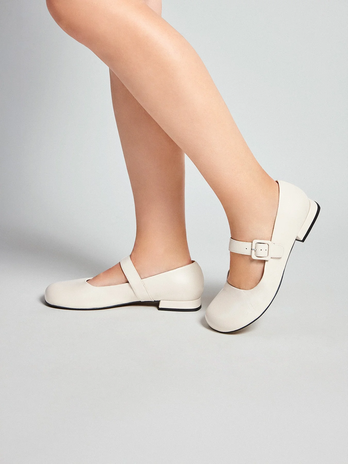 Zapato de mujer en piel con tacón bajo. Mimi - Image 4