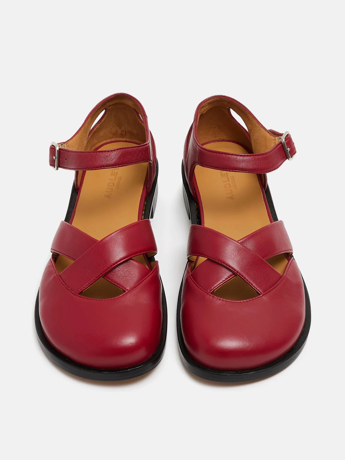 Zapato de mujer en piel con tacón bajo. Nadia - Image 3