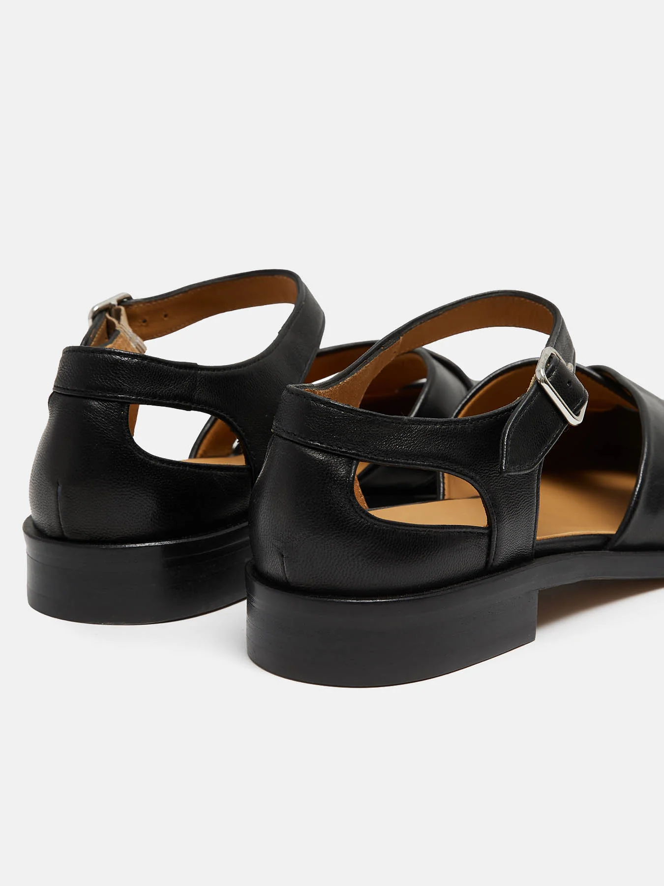 Zapato de mujer en piel con tacón bajo. Nain - Image 3