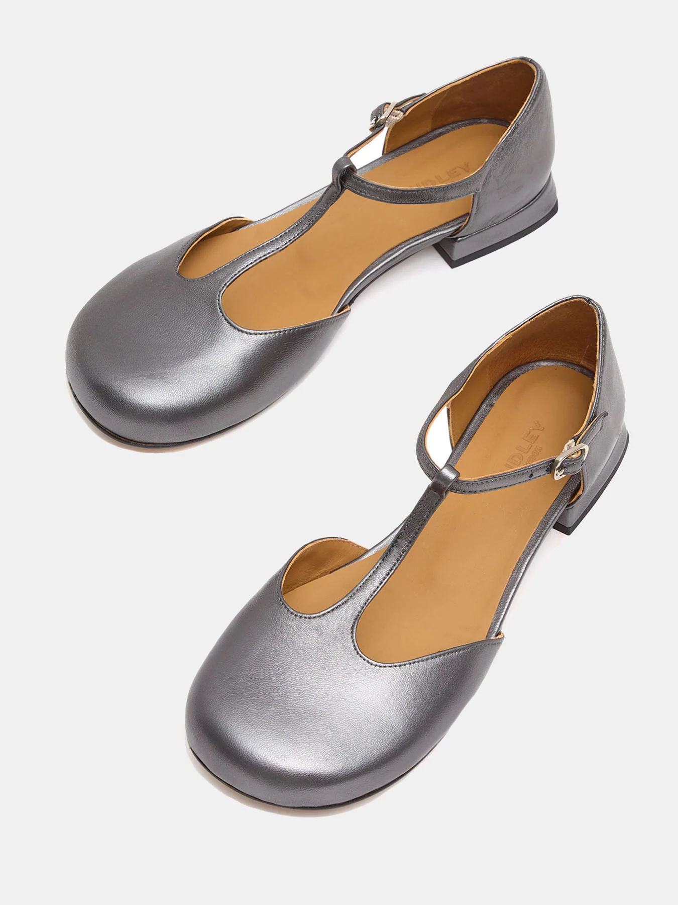 Zapato de mujer en piel con tacón bajo. Nelly - Image 3