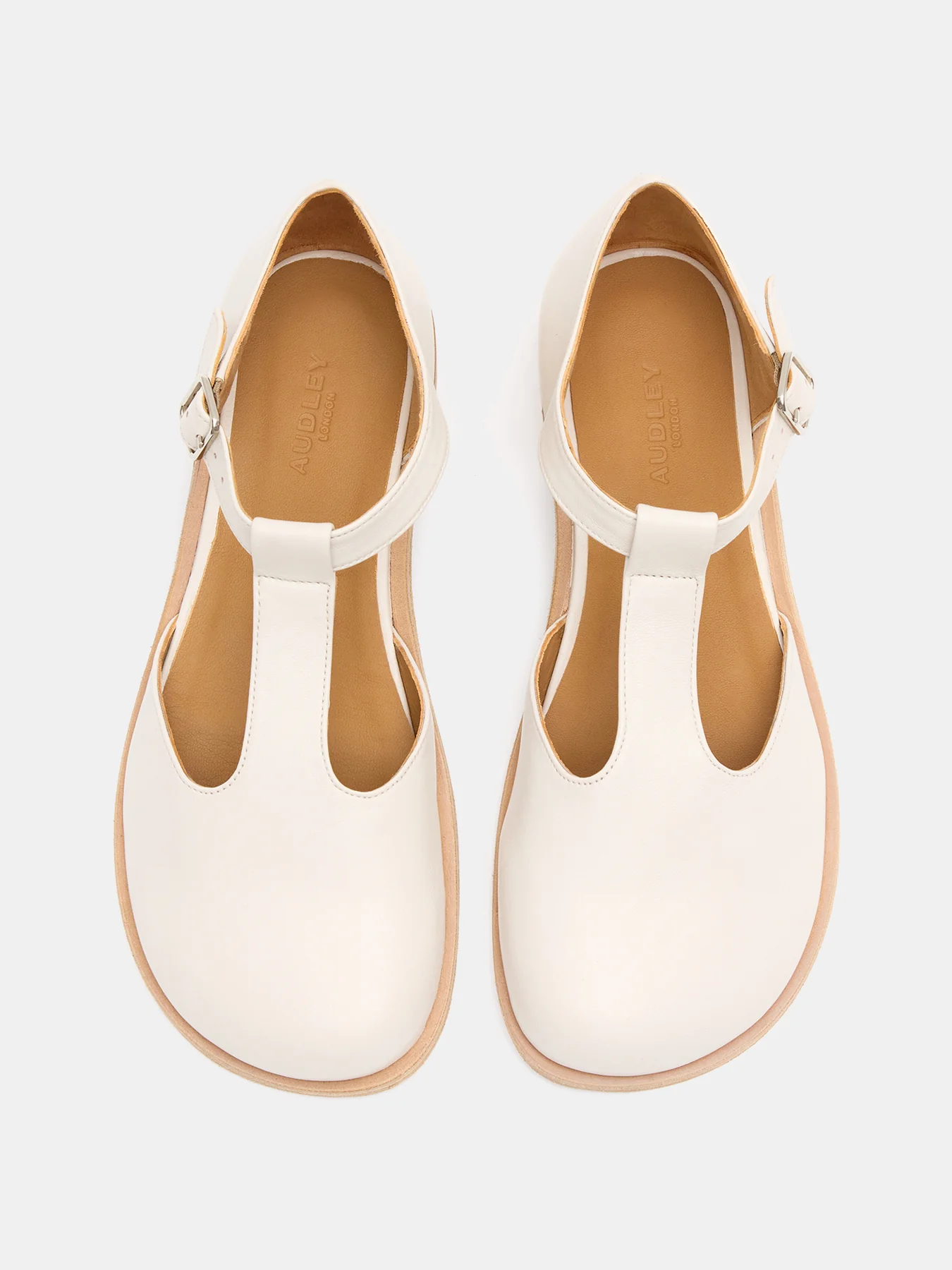 Zapato de mujer en piel con tacón bajo. Nery - Image 3