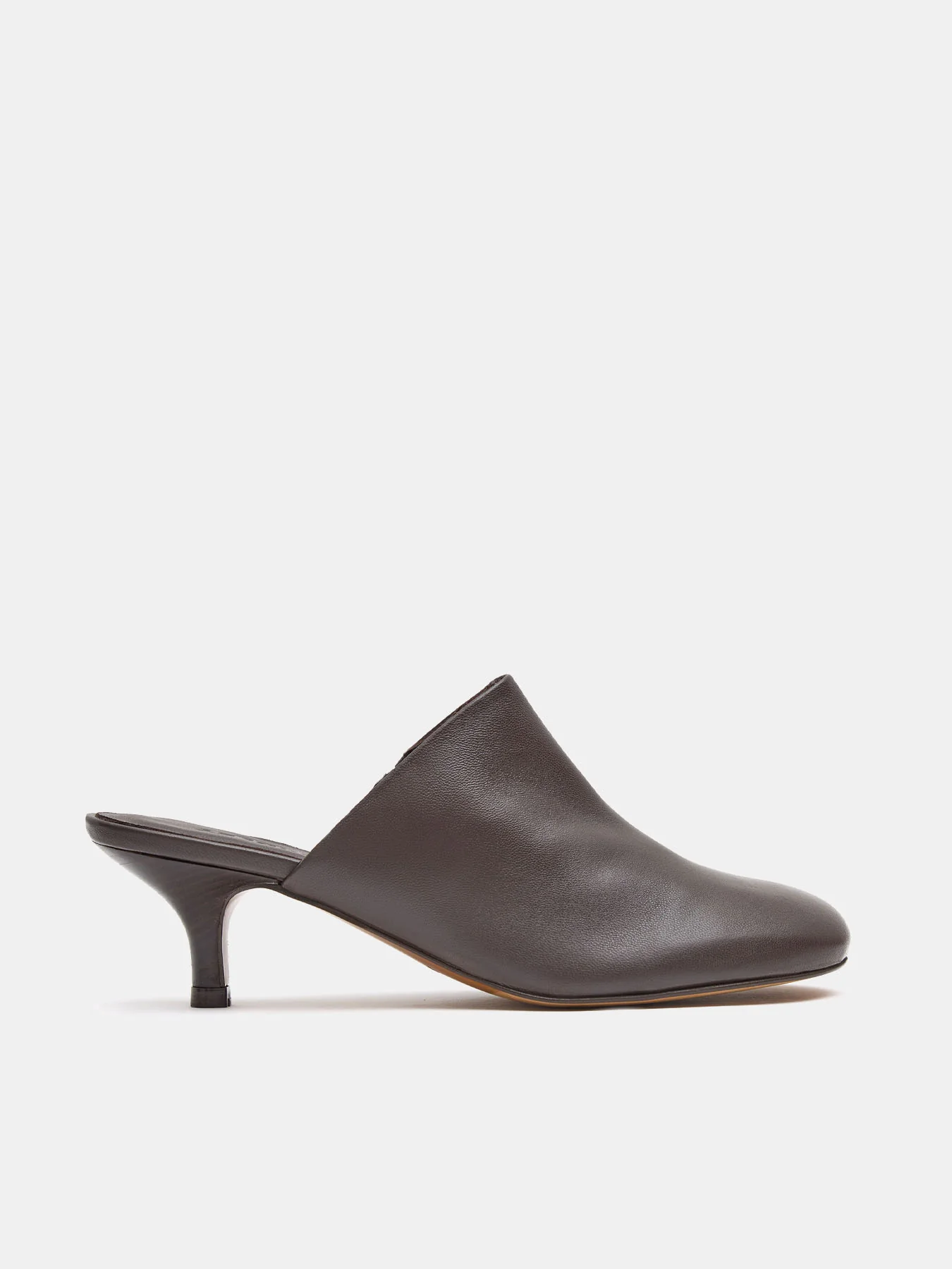 Zapato de mujer en piel con tacón bajo. Nicola - Image 2