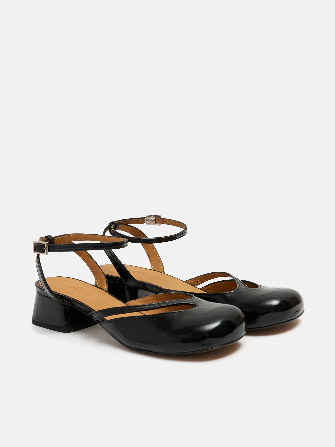 Zapato de mujer en piel con tacón bajo. Nina - Image 2