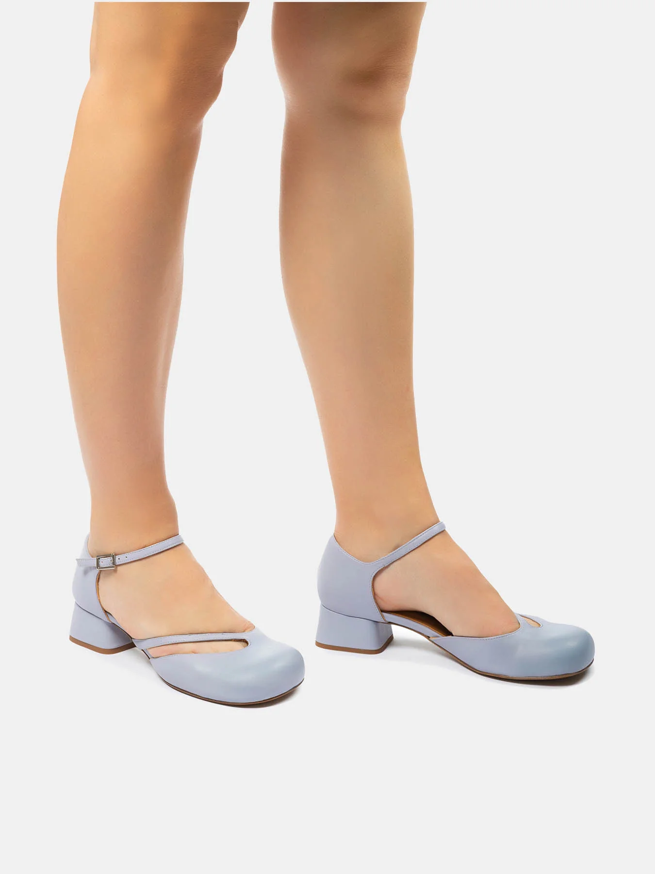 Zapato de mujer en piel con tacón bajo. Nisrin - Image 4