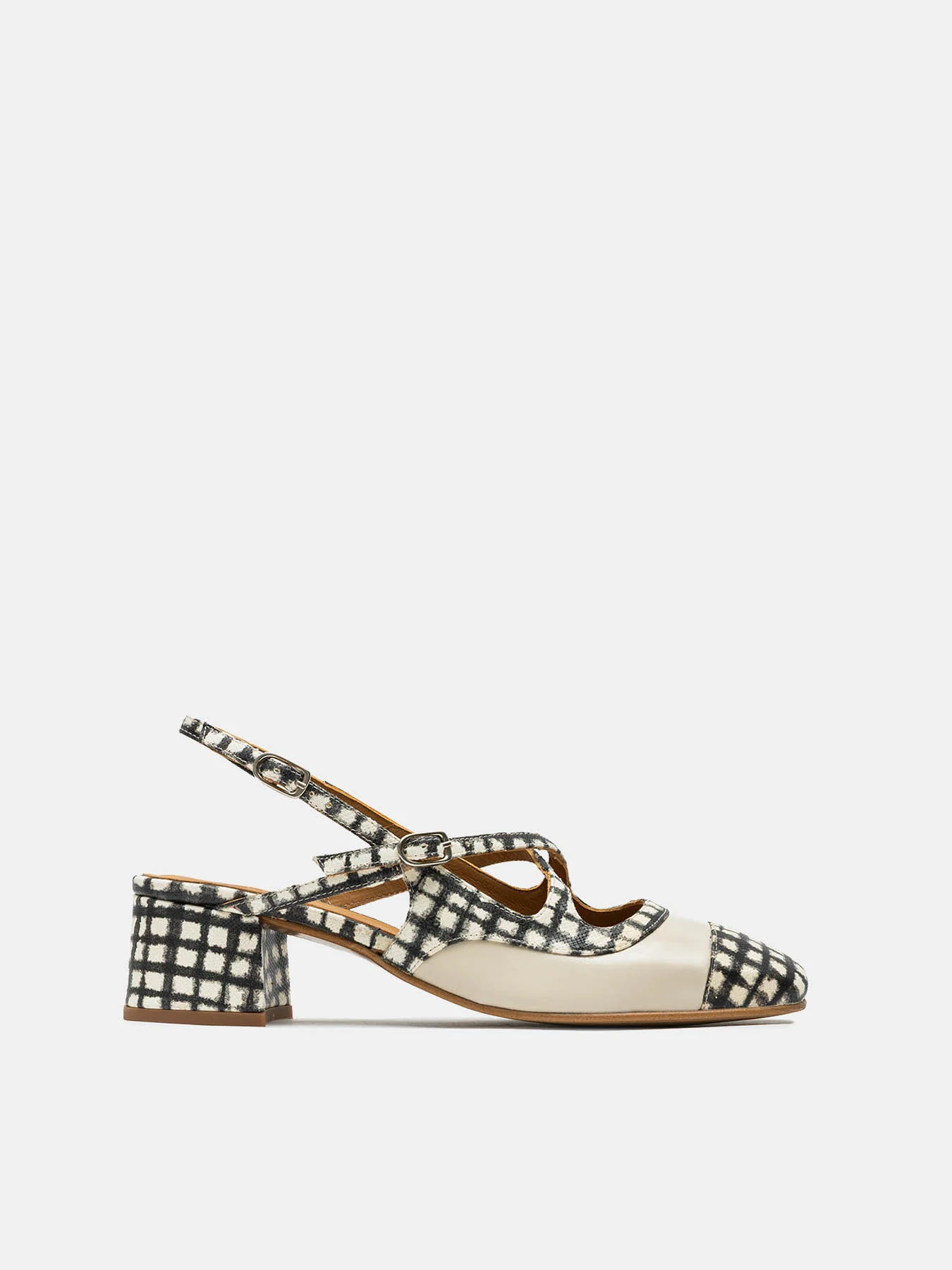 Zapato de mujer en piel con tacón bajo. Norma - Image 3