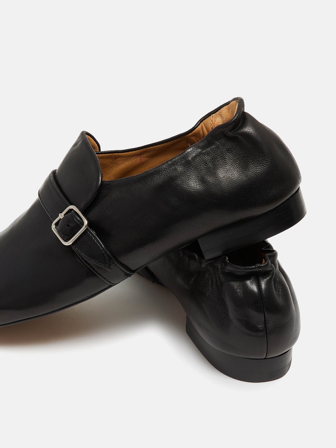 Zapato de mujer en piel con tacón bajo. Nuria - Image 2