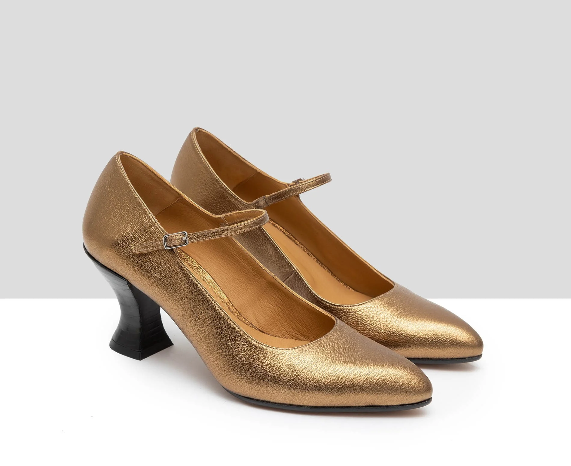 Zapato de mujer en piel con tacón medio. Galya - Image 3