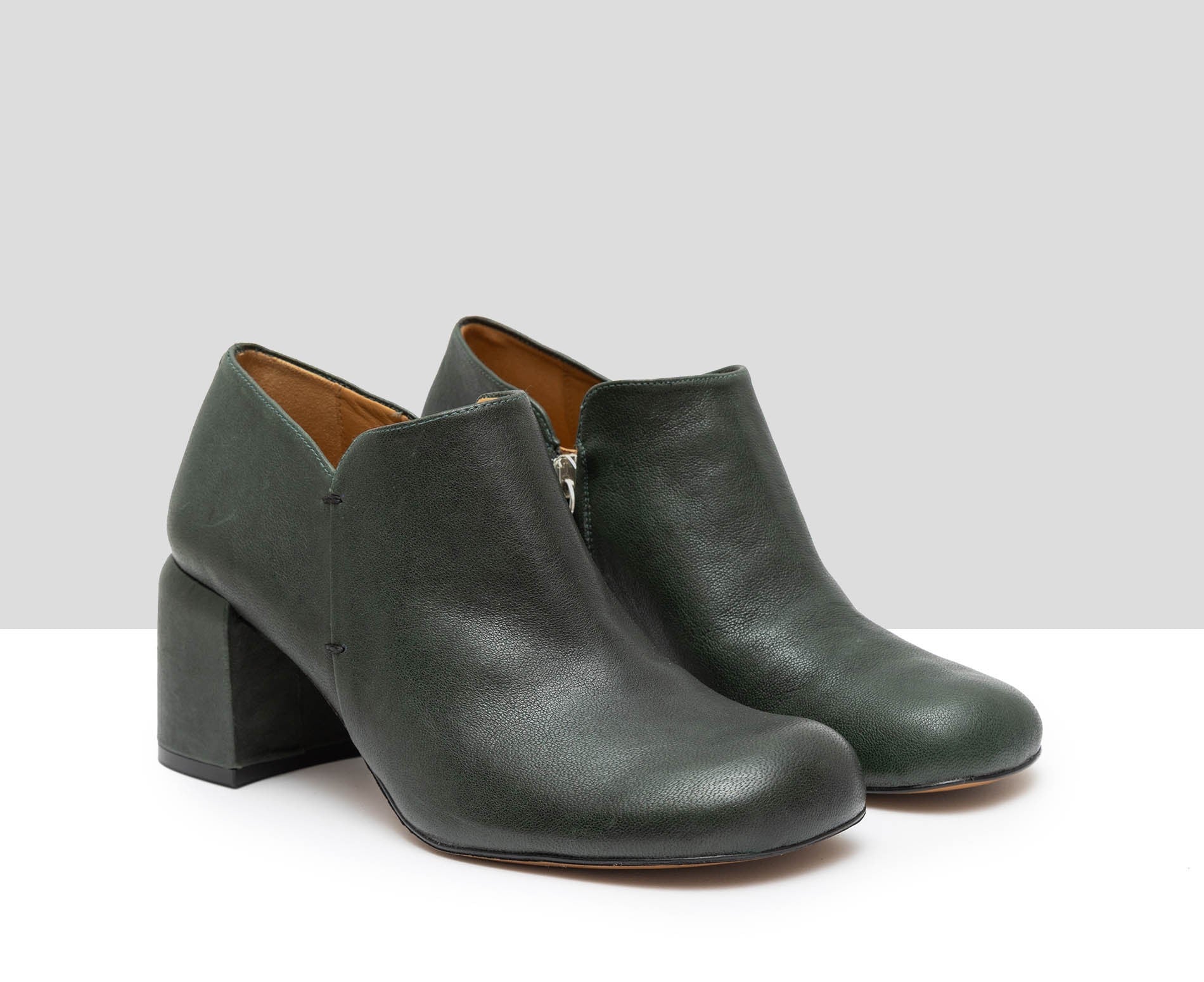 Zapato de mujer en piel con tacón medio. Gimena - Image 3