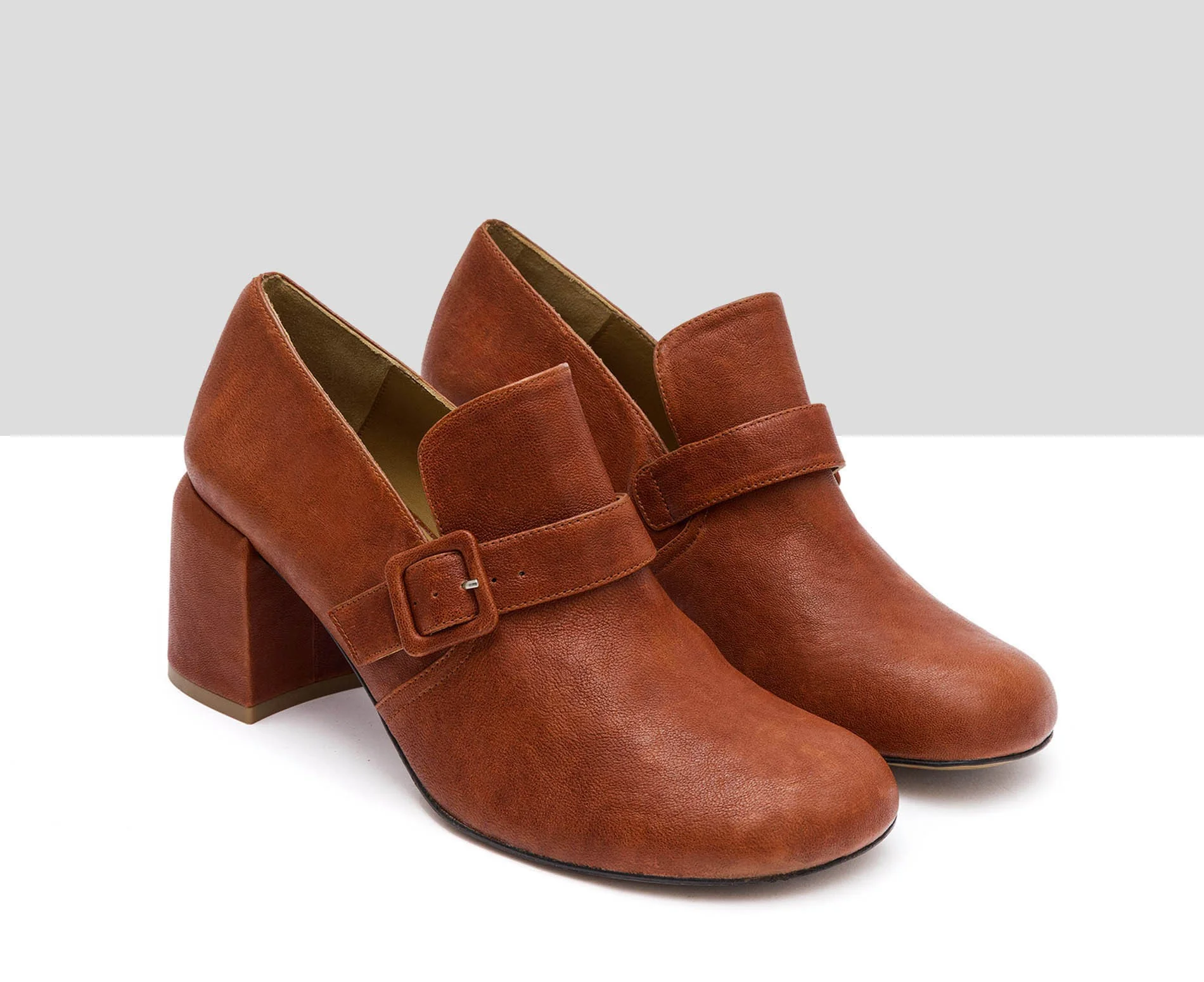 Zapato de mujer en piel con tacón medio. Idaira - Image 3